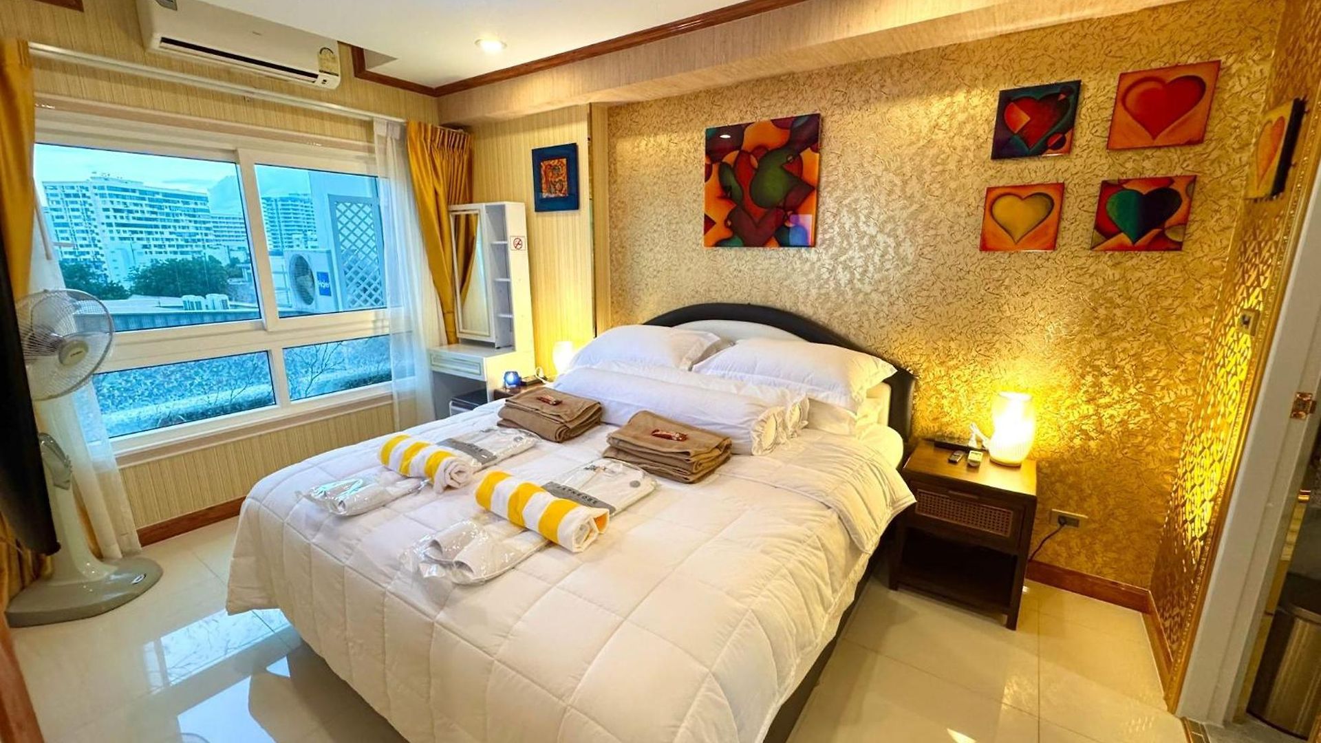 Luxury One Bedroom Pattaya-pratamnak Apartment