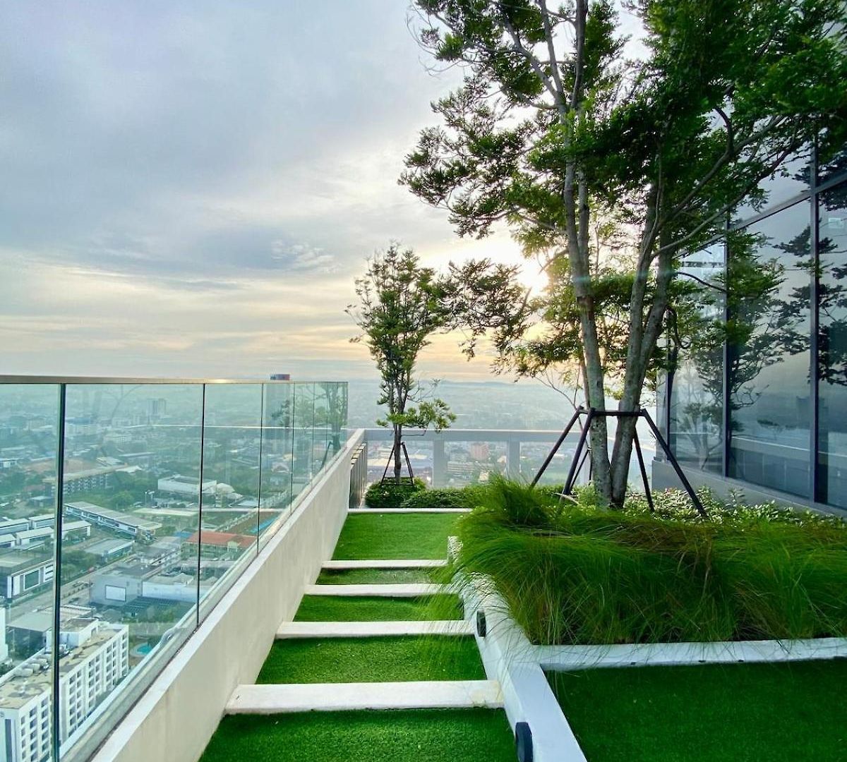 Comfort In Panorama Sky View *