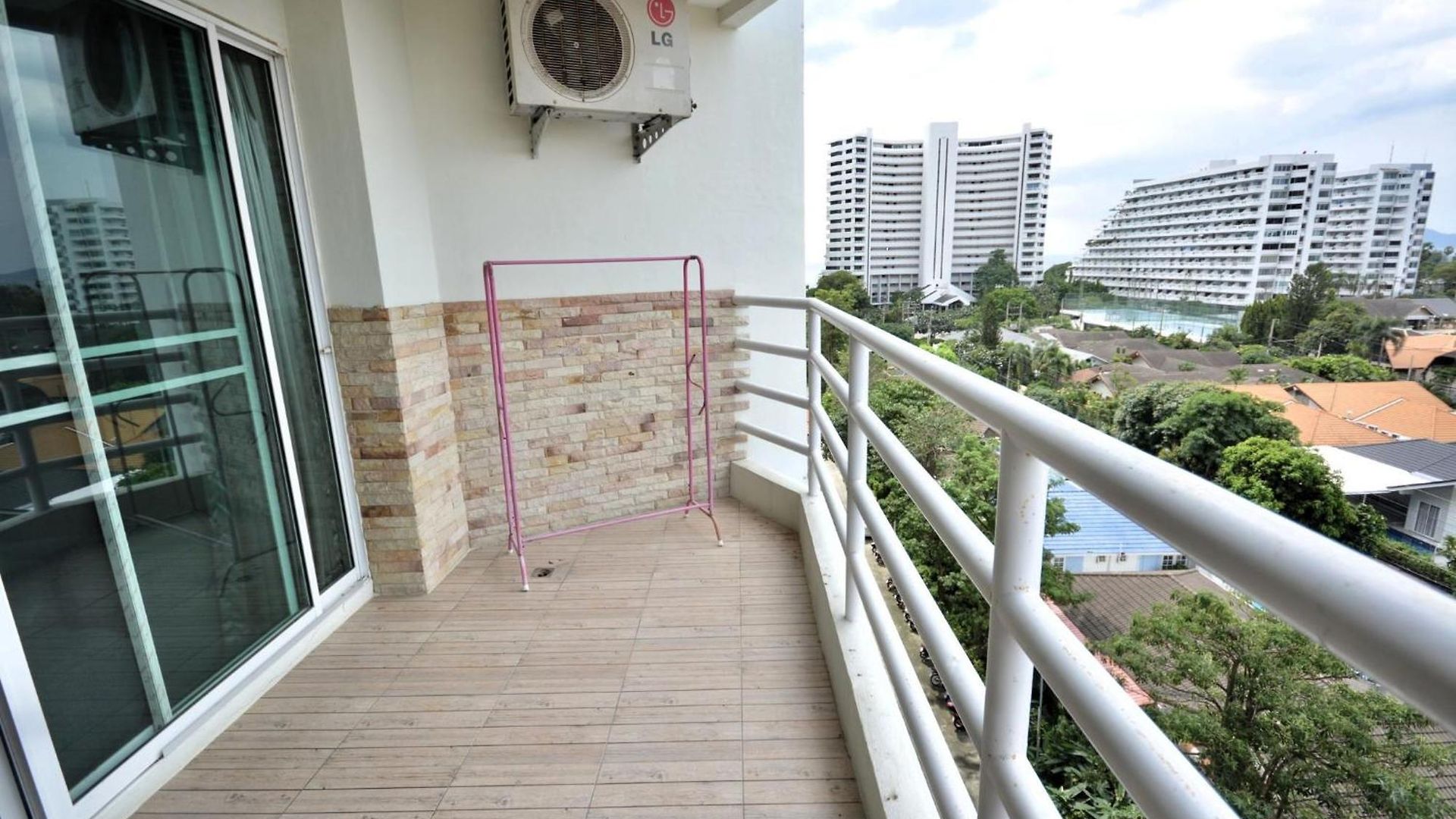 Sea-view With Large Balcony - View Talay 5d Pattaya