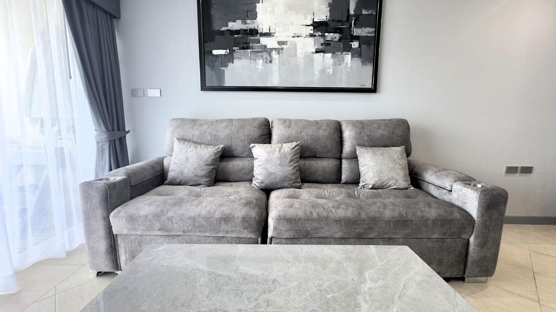 Spacious 2-bedroom Pool-view - Executive 2, Pratumnak *