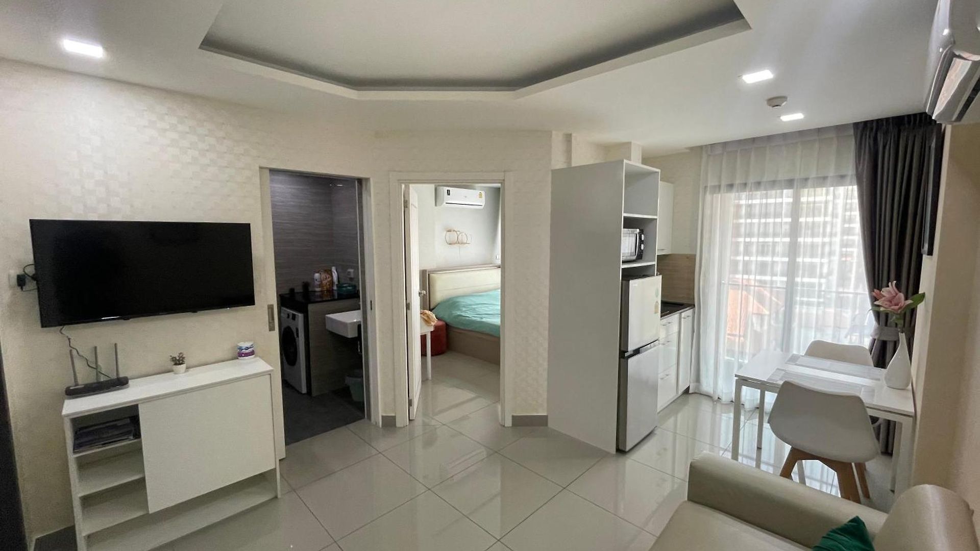 Cozy With Swimming Pool, Gym, Sauna, Great Location, Near Beach, Easy Transport - Guest Friendly * Pattaya