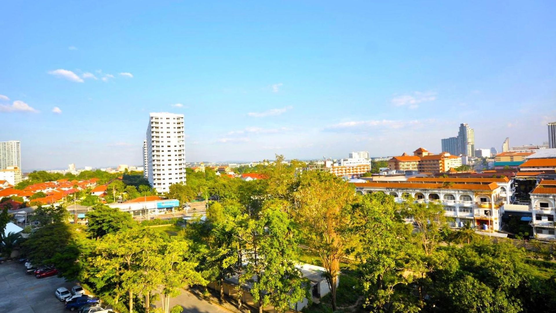 อพาร์ทเม้น Sea View At View Talay 5d With Large Balcony *