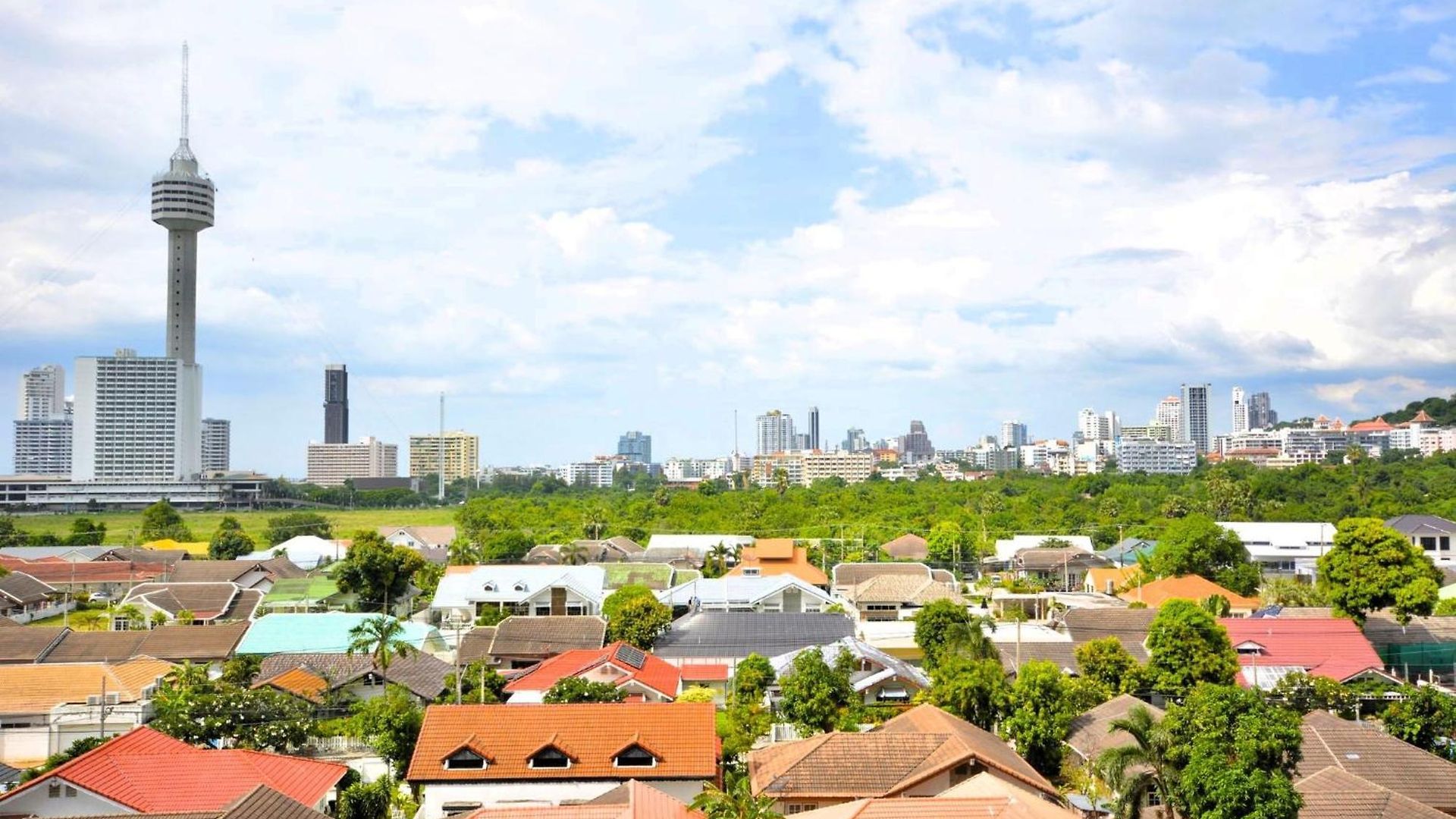 อพาร์ทเม้น Sea-view With Large Balcony - View Talay 5d Pattaya