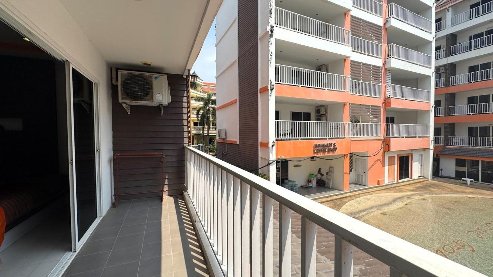 อพาร์ทเม้น Cozy Pool-view With Balcony - New Nordic Vip 3, Pratumnak *