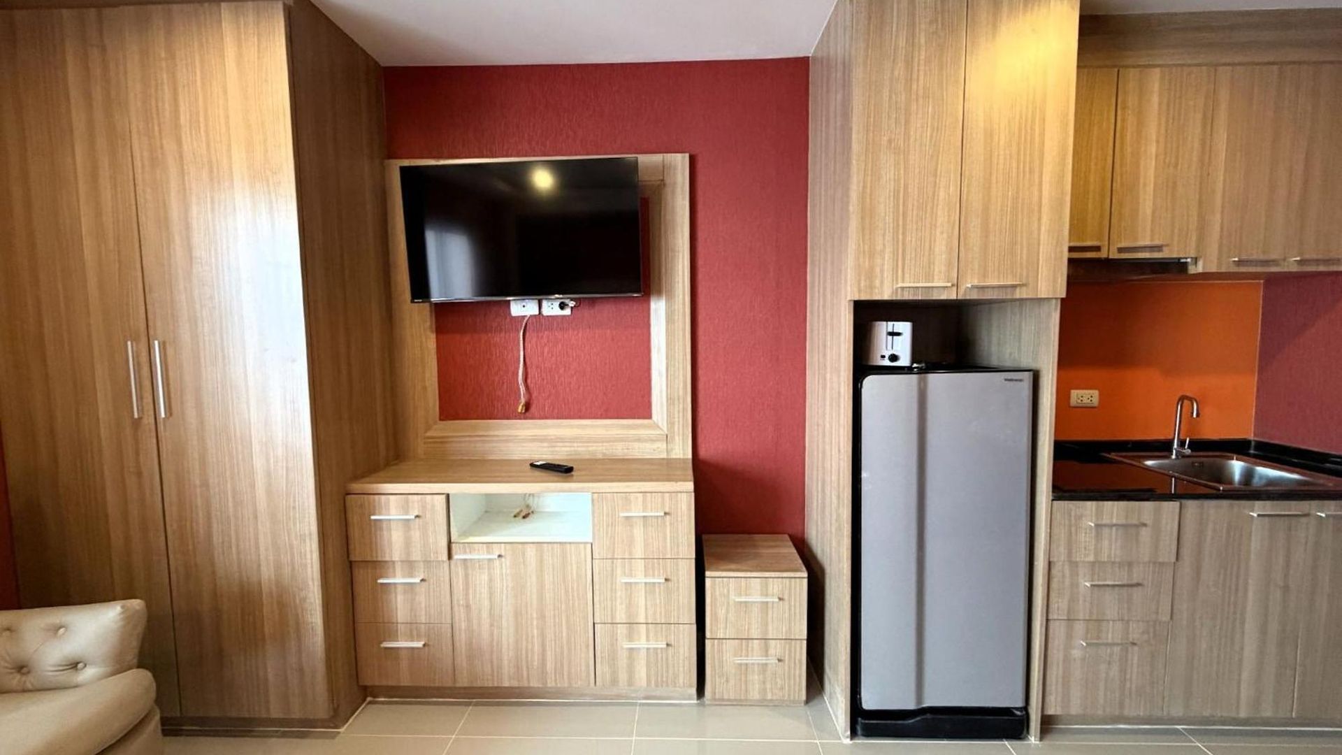 อพาร์ทเม้น Cozy With Balcony - Pratumnak Hill