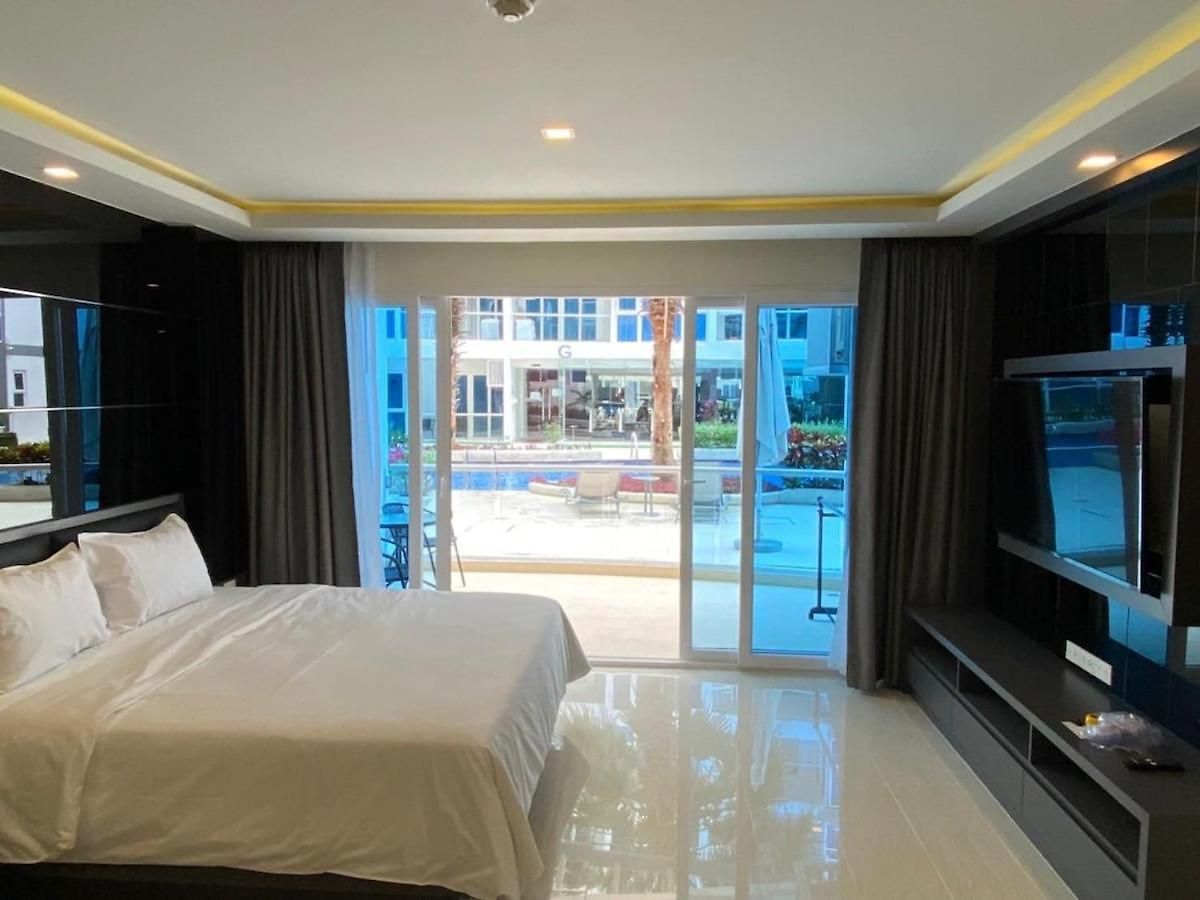 New! Pool Access 50sqm & Grand Avenue &
