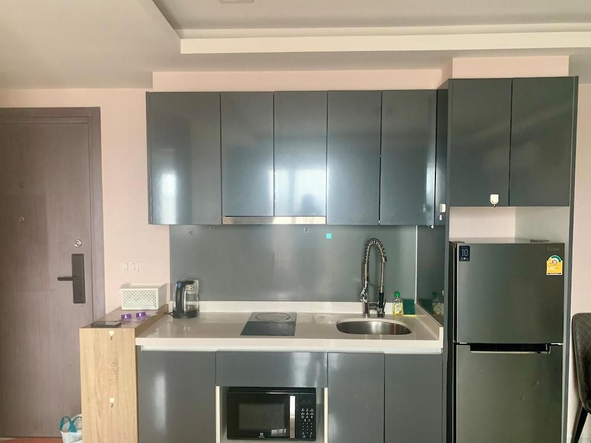 E01 Arcadia Boutique 2-bedroom Apartment, Big Tv, Netflix, Washer & Dryer อพาร์ทเม้น Pattaya
