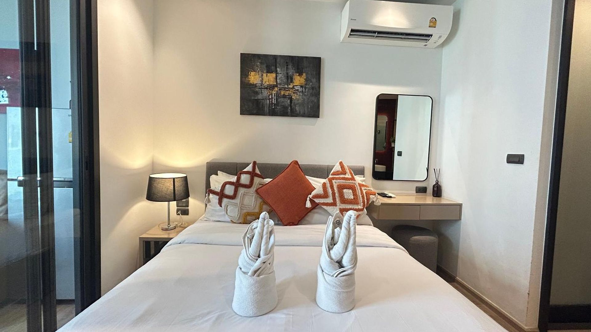 Apartment 芭提雅 市中心 Edge公寓预定 高层海景房 紧邻海滩步行街 28f *