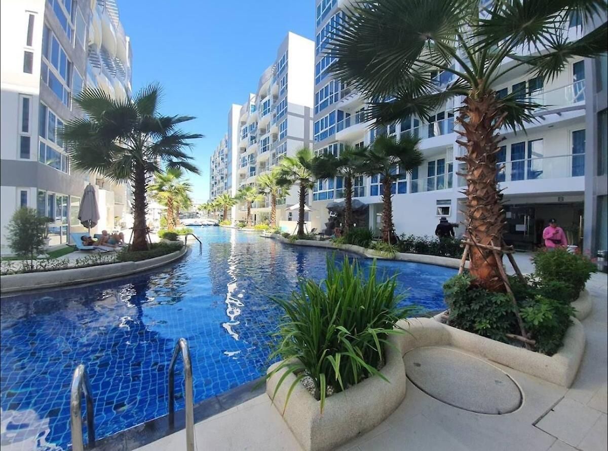 อพาร์ทเม้น Grand Avenue - *