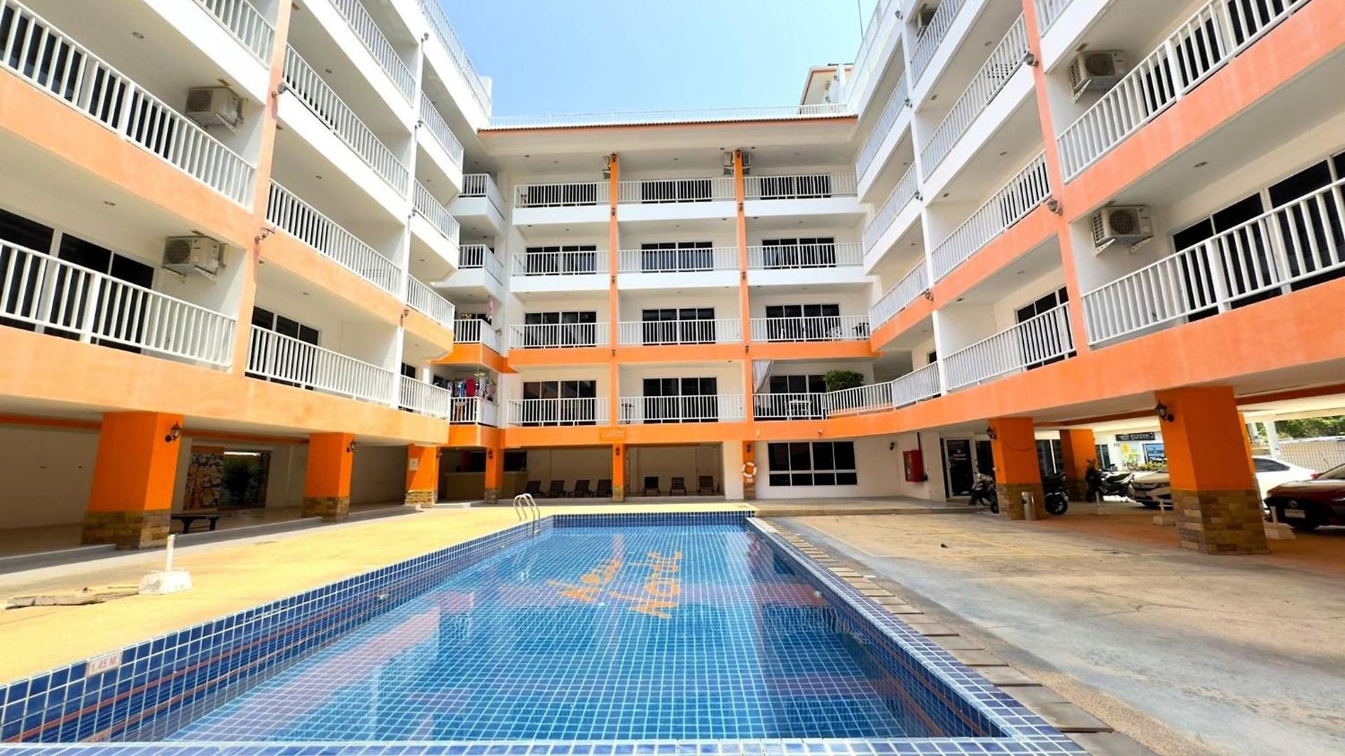 Comfortable Pool-view With Balcony - Pratumnak, *