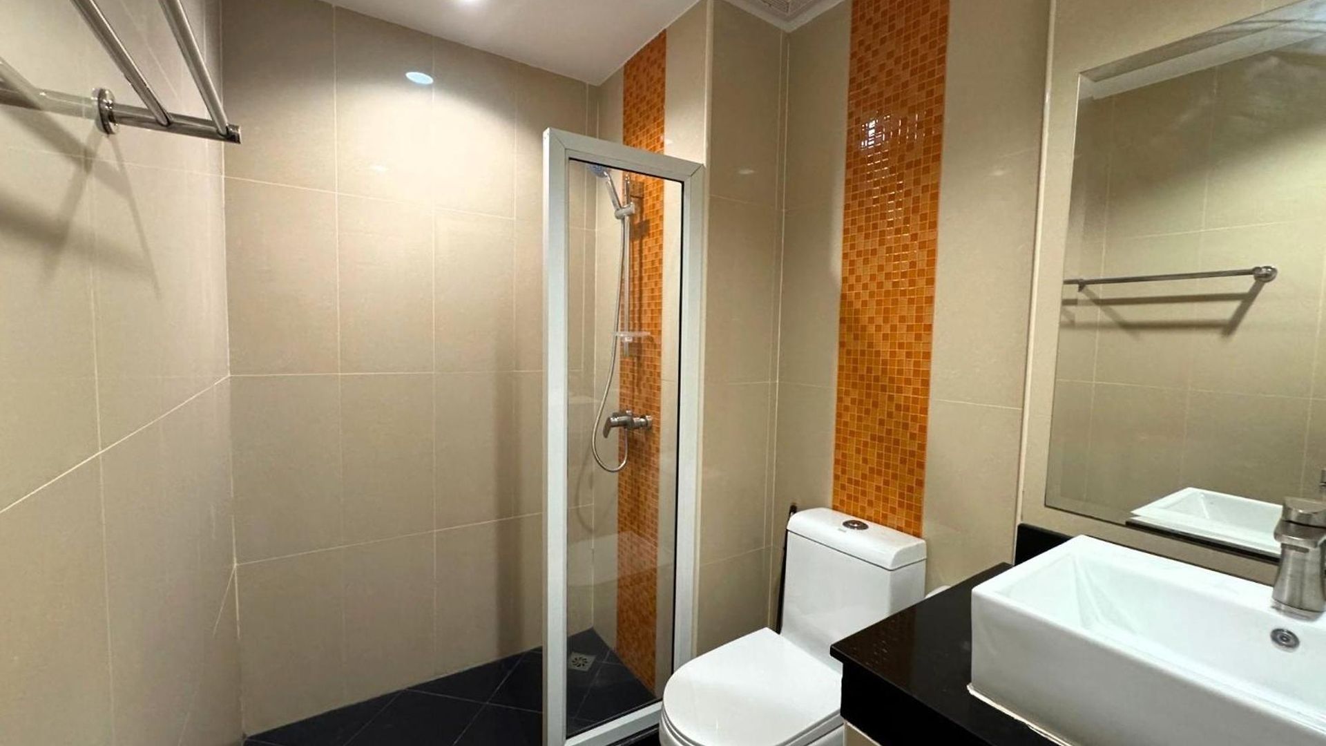Bright Corner Pool-view With Balcony - New Nordic Vip 3, Pratumnak * Pattaya