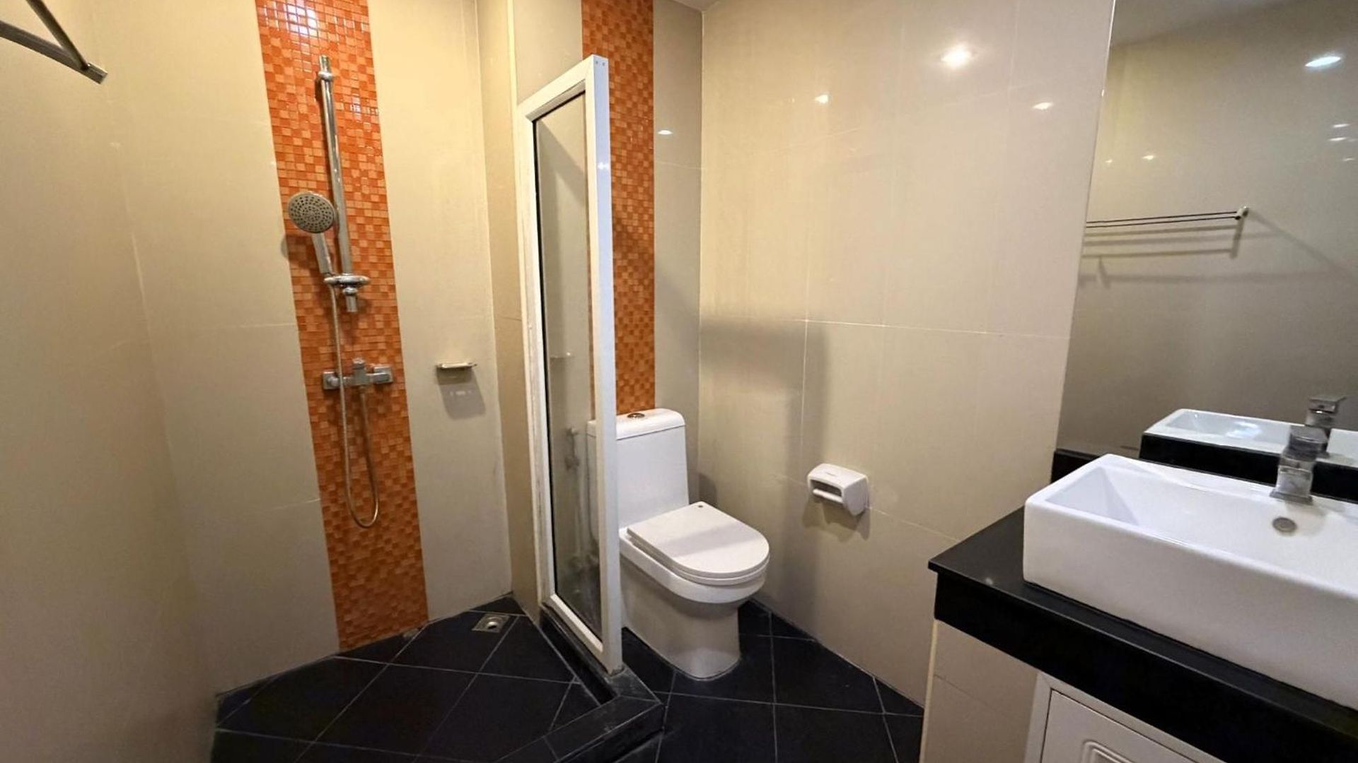 Modern With Balcony And Pool - Pratumnak Hill อพาร์ทเม้น Pattaya
