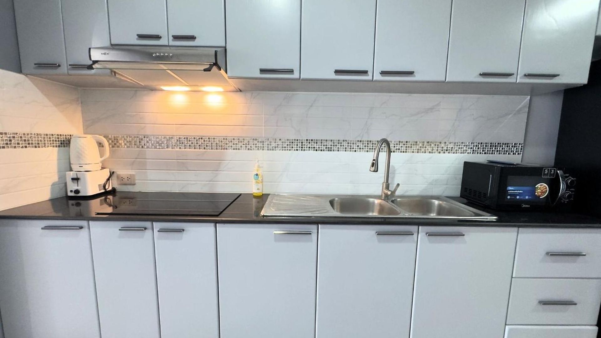 Spacious 2-bedroom Pool-view - Executive 2, Pratumnak * Pattaya