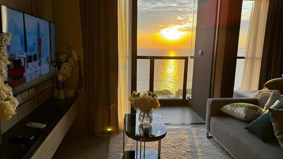 อพาร์ทเม้น Luxury Sea View 1br Rooftop Infinity Pool & Gym Pattaya