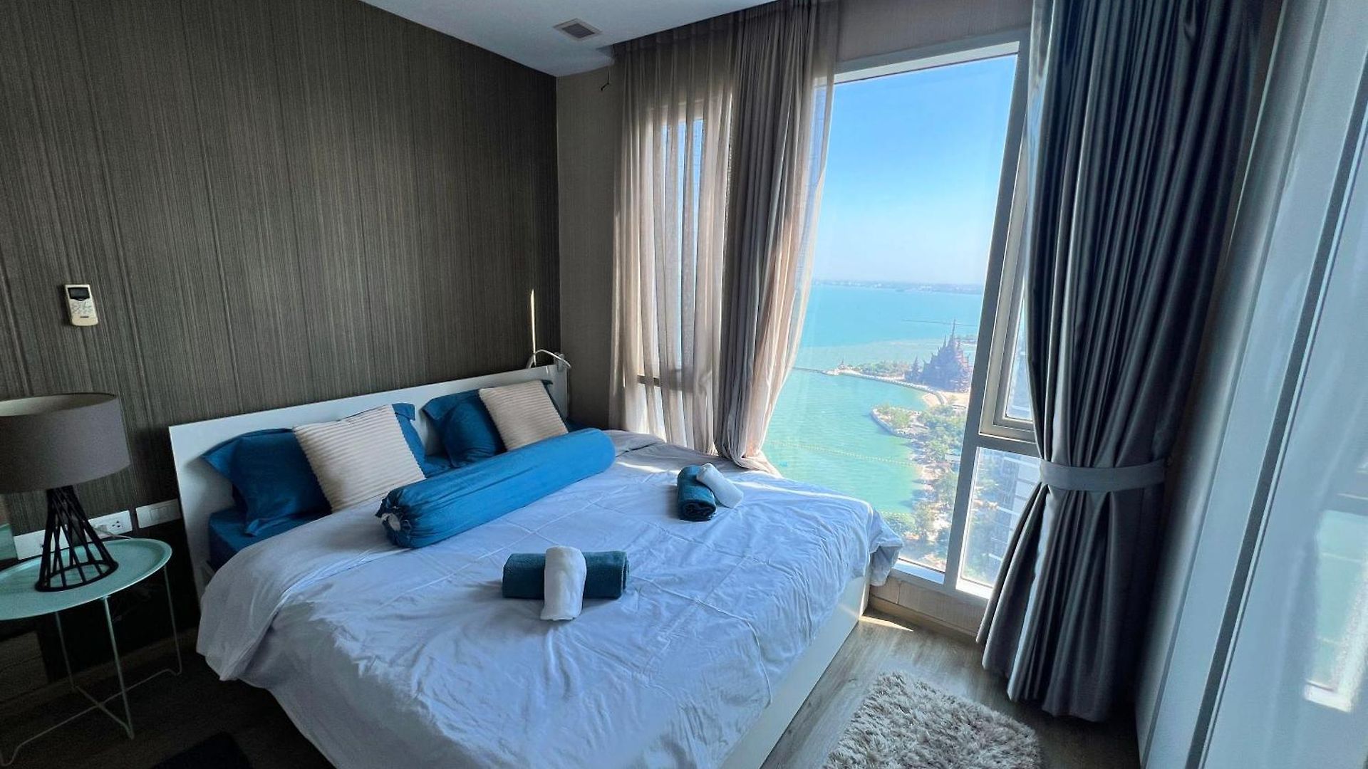 อพาร์ทเม้น The Palm Wongamat 2br Beachfront 34th Floor Panoramic Sea View Pattaya