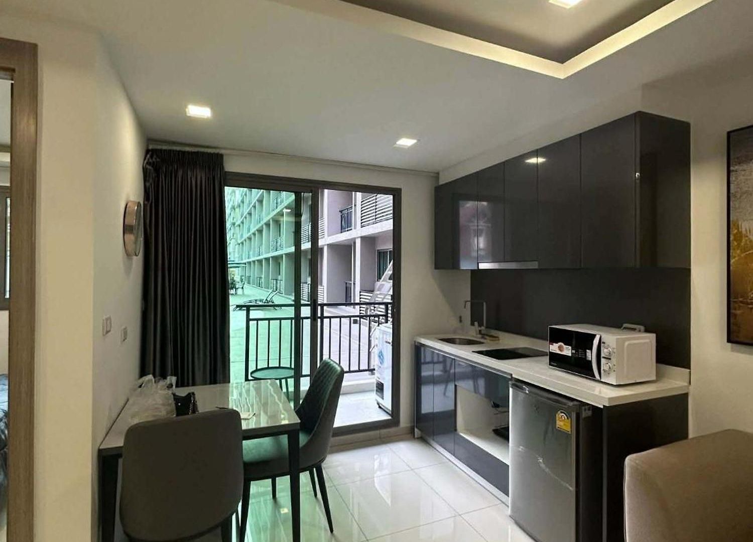 Acadia Continental Pool Asset 1 Bedroom 35 Sqm Apartment