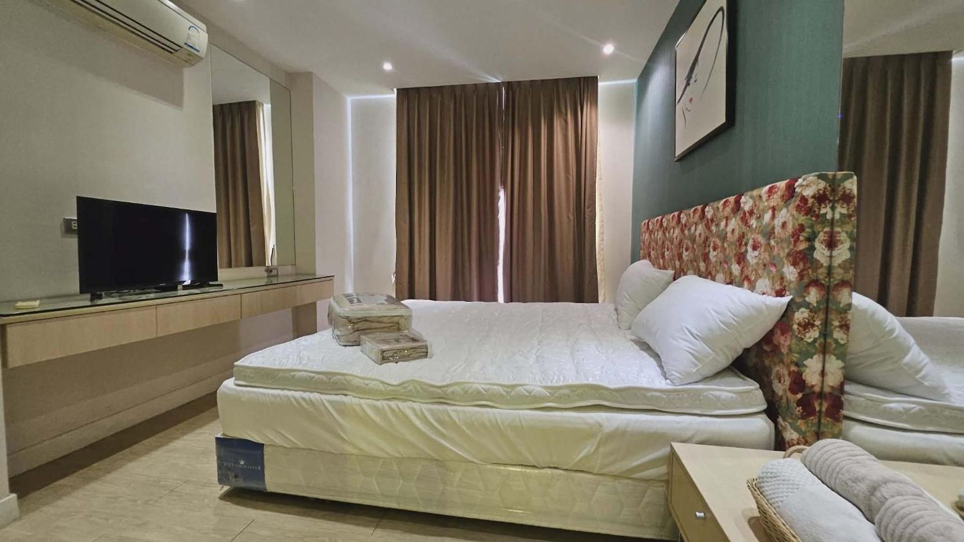 อพาร์ทเม้น One Bedroom With Sea And View Near Pool Wi Fi Pattaya