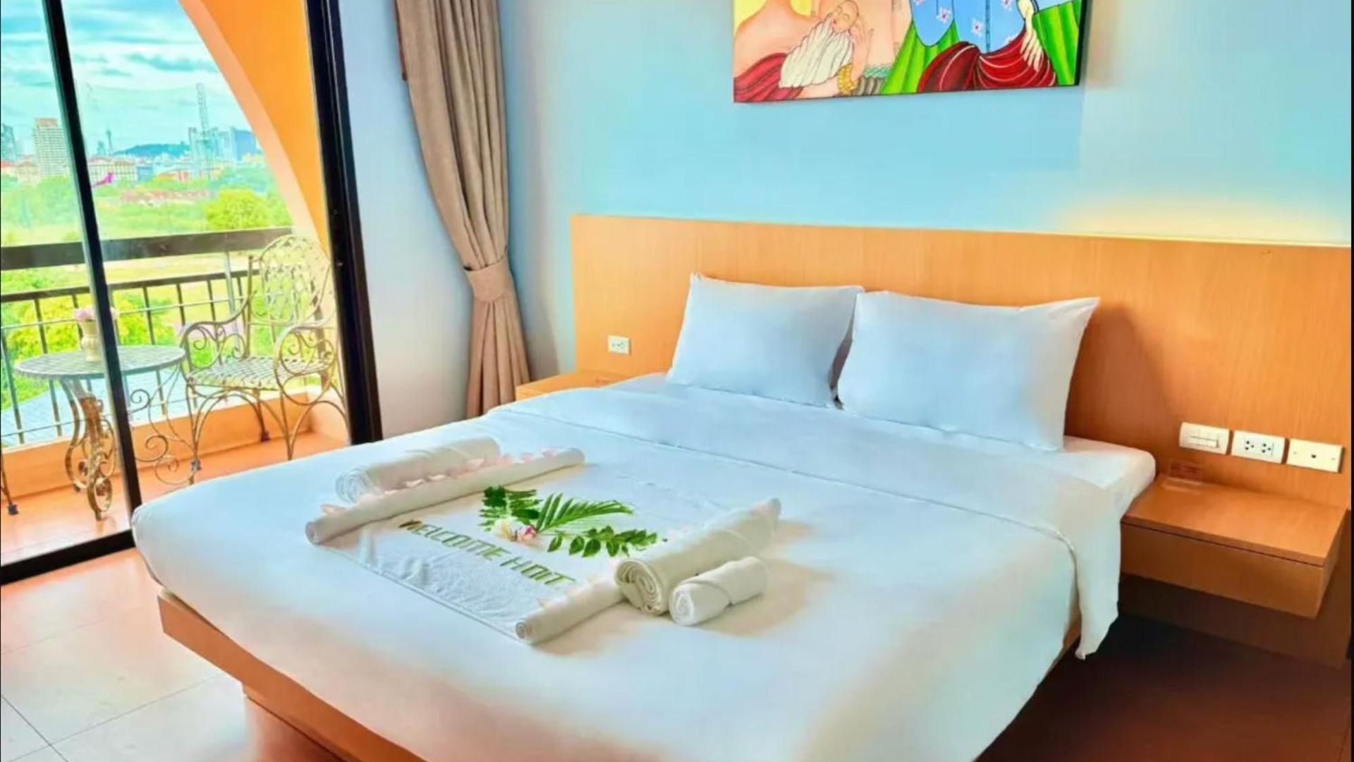Apartment Poolside Near Terminal 21 & Bus Station Pattaya