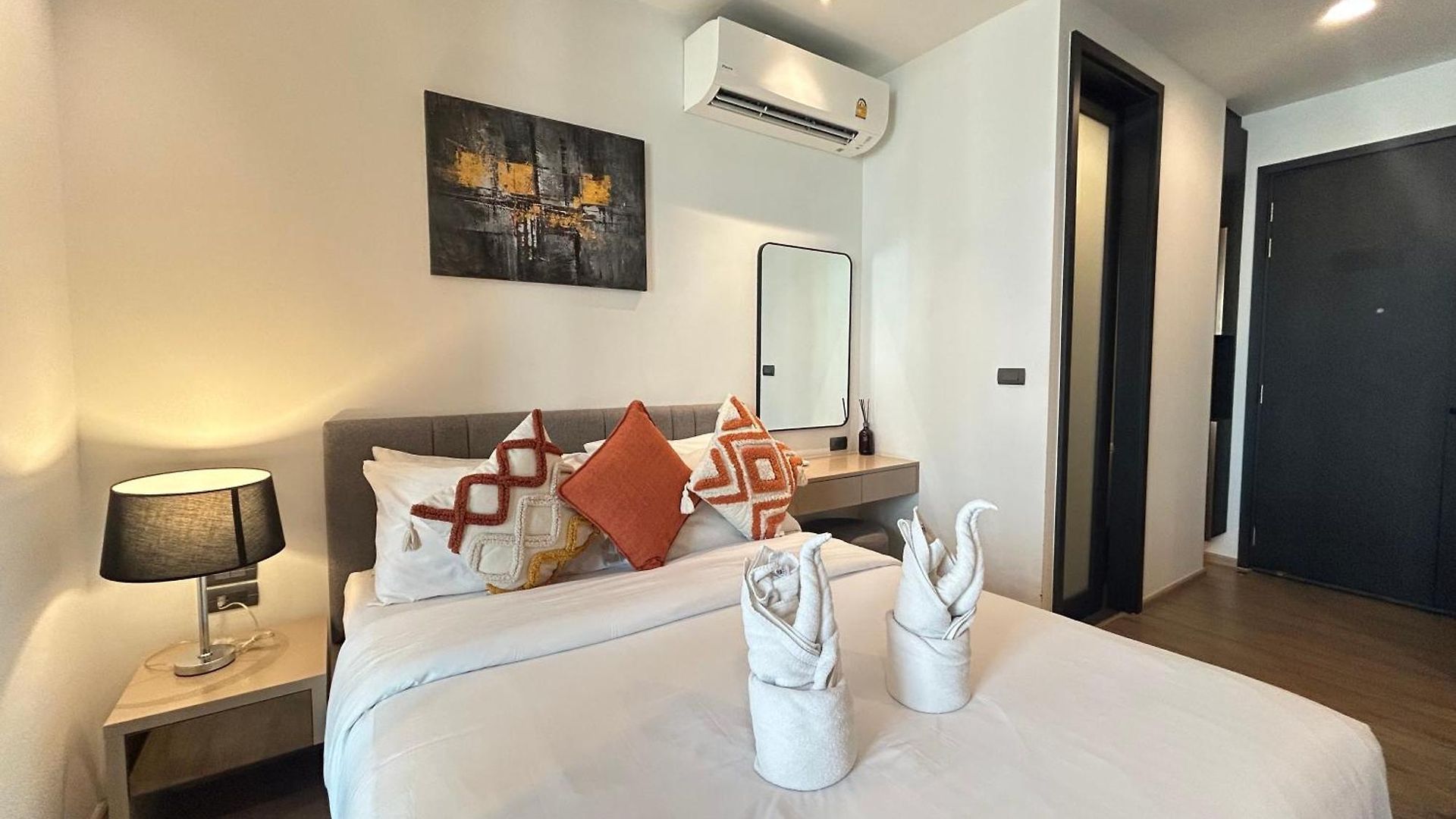 芭提雅 市中心 Edge公寓预定 高层海景房 紧邻海滩步行街 28f Pattaya