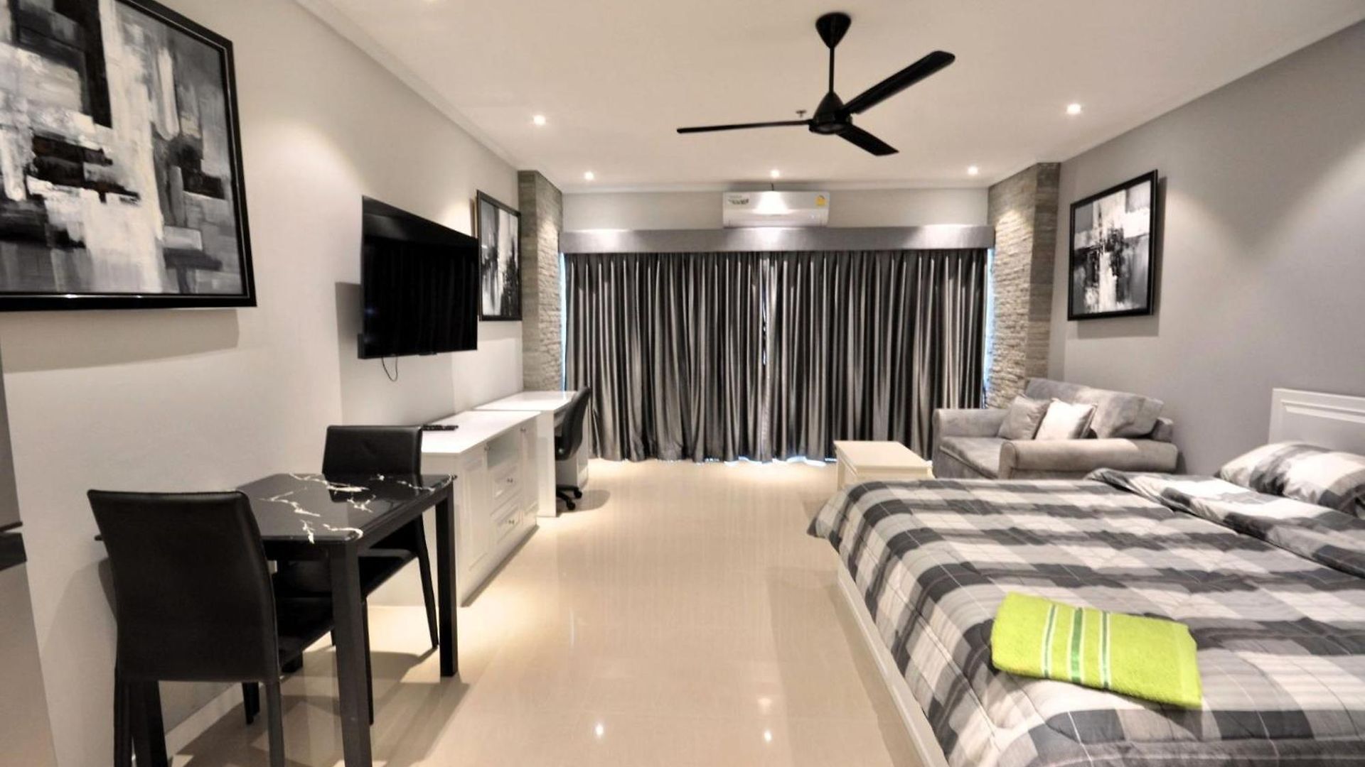 Sea View At View Talay 5d With Large Balcony อพาร์ทเม้น