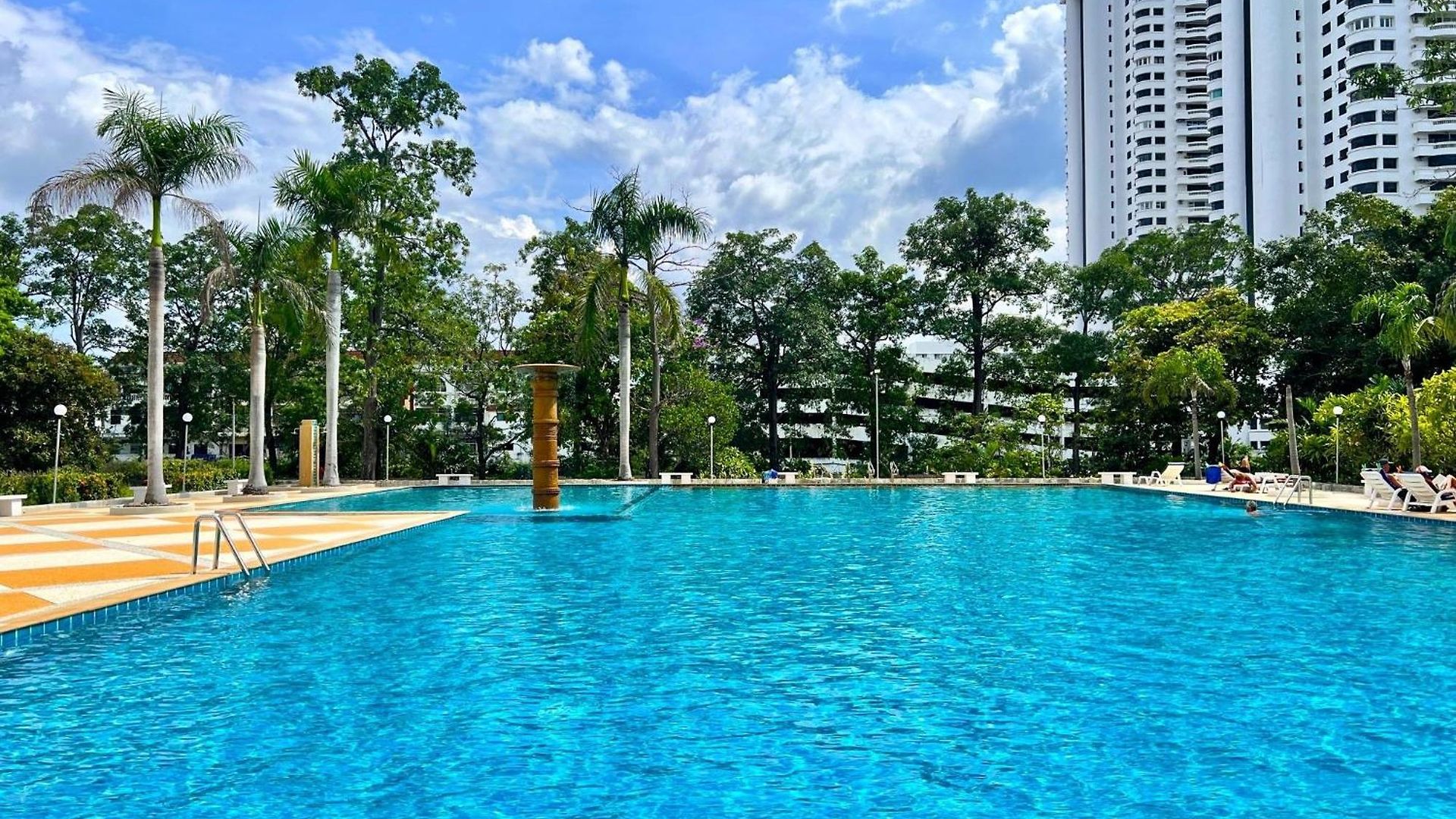 Sea-view With Large Balcony - View Talay 5d Pattaya