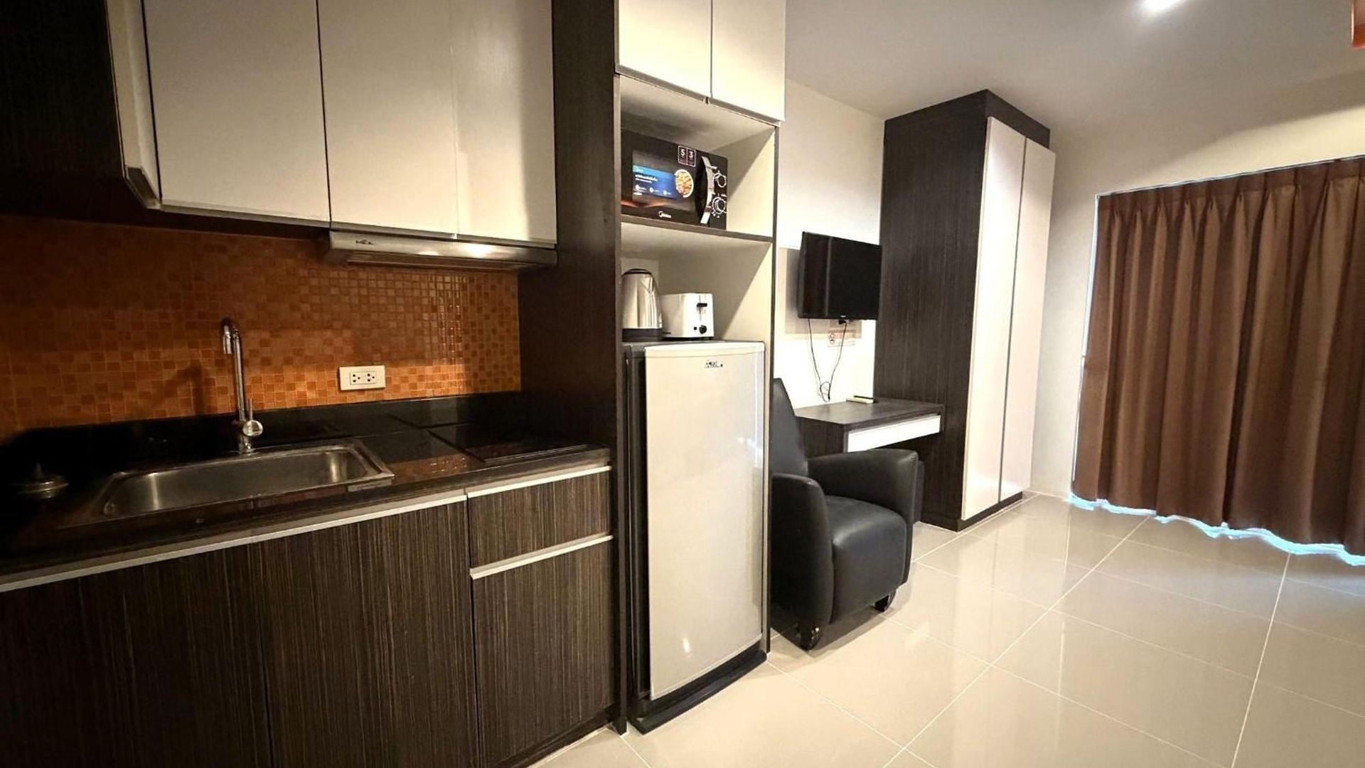 Pool-view With Balcony - Nordic Vip 3, Pratumnak * Pattaya
