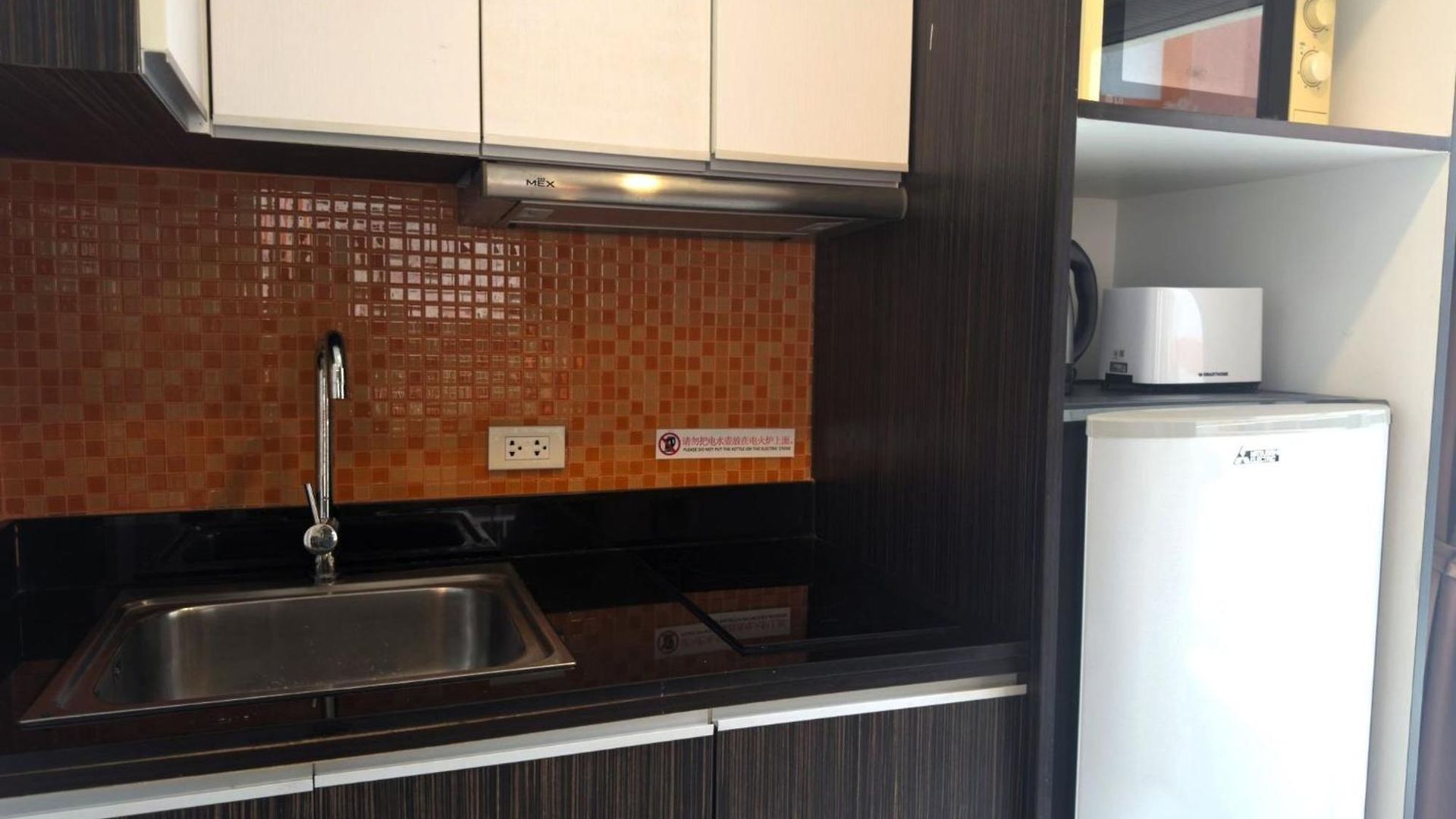 Stylish Pool-view With Balcony - New Nordic Vip 3, Pratumnak Pattaya