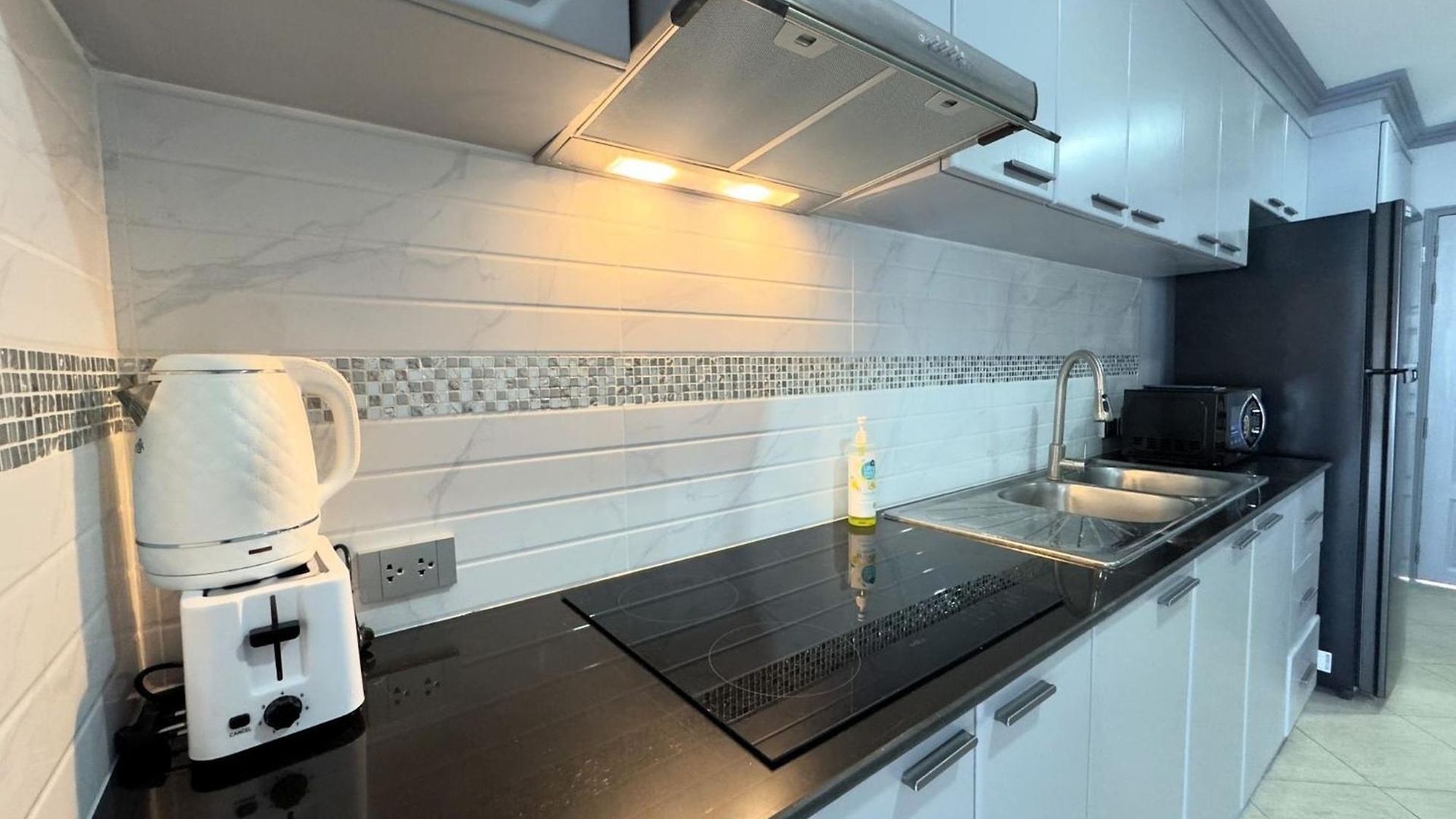 Spacious 2-bedroom Pool-view - Executive 2, Pratumnak *