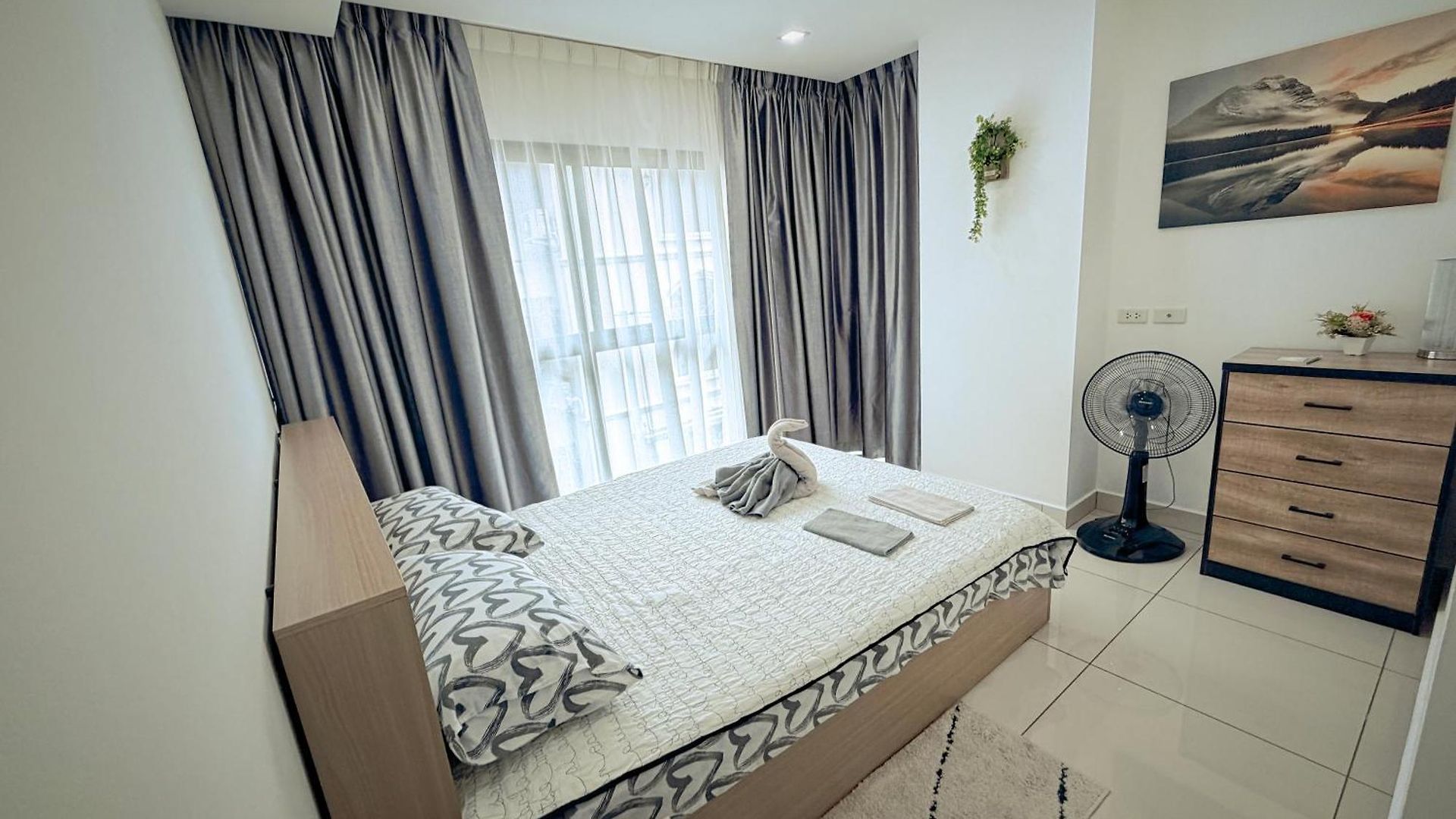 Modern 2br Rooftop Swimming Pool Pratumnak อพาร์ทเม้น Pattaya