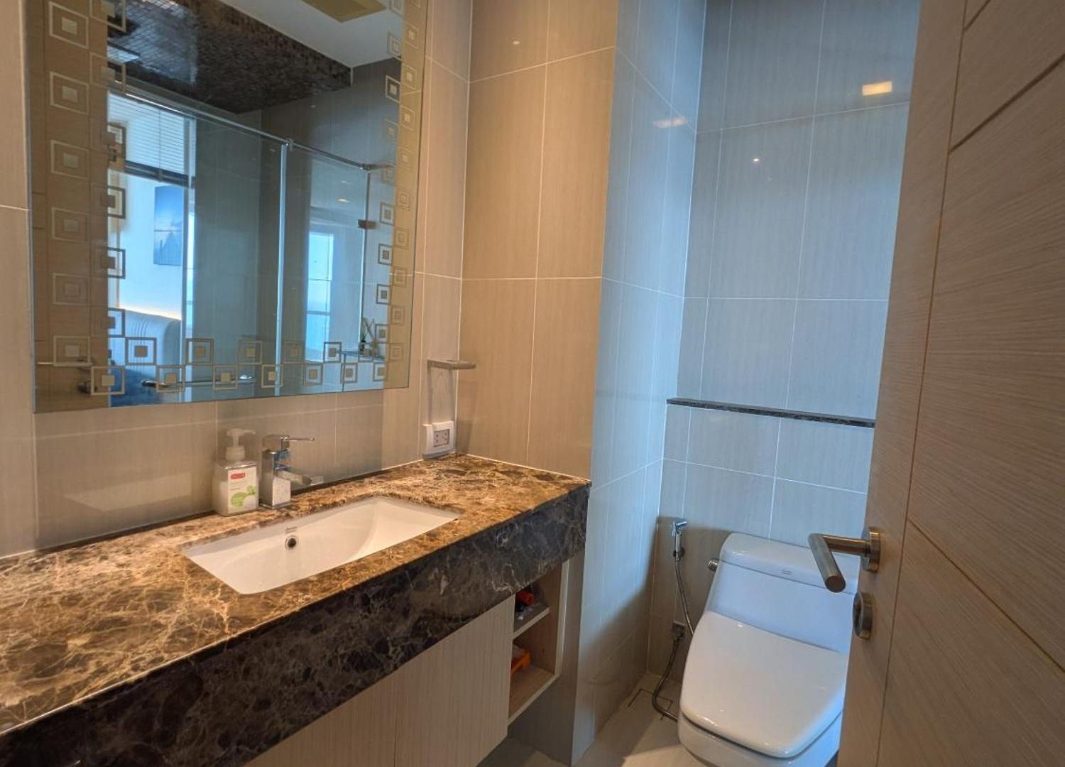 อพาร์ทเม้น The Palm Wongamat Luxury