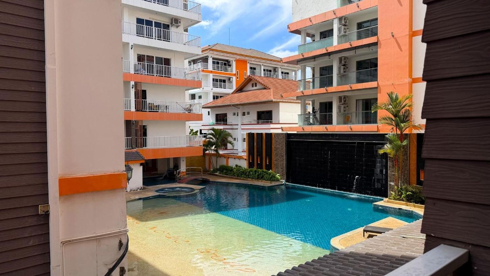 Modern Pool-view With Balcony - Nordic Vip3, Pratumnak Hill Apartment Pattaya