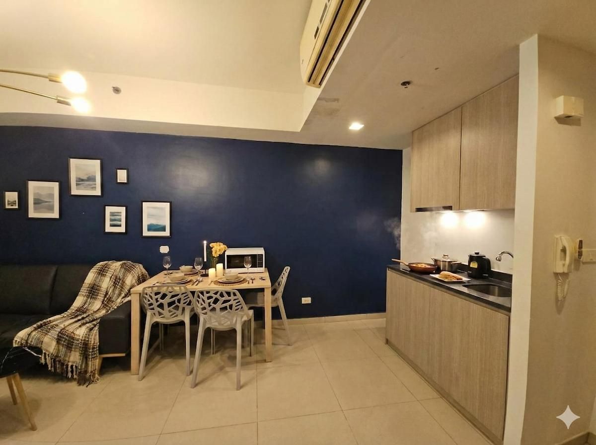 Unixx South - High Floor Sea View 2 Bedrooms Pattaya