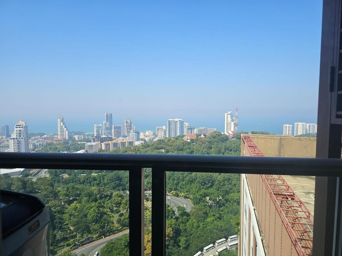 Unixx South - High Floor Sea View 2 Bedrooms * Pattaya