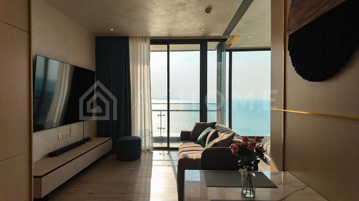 Arom Wongamat Apartment