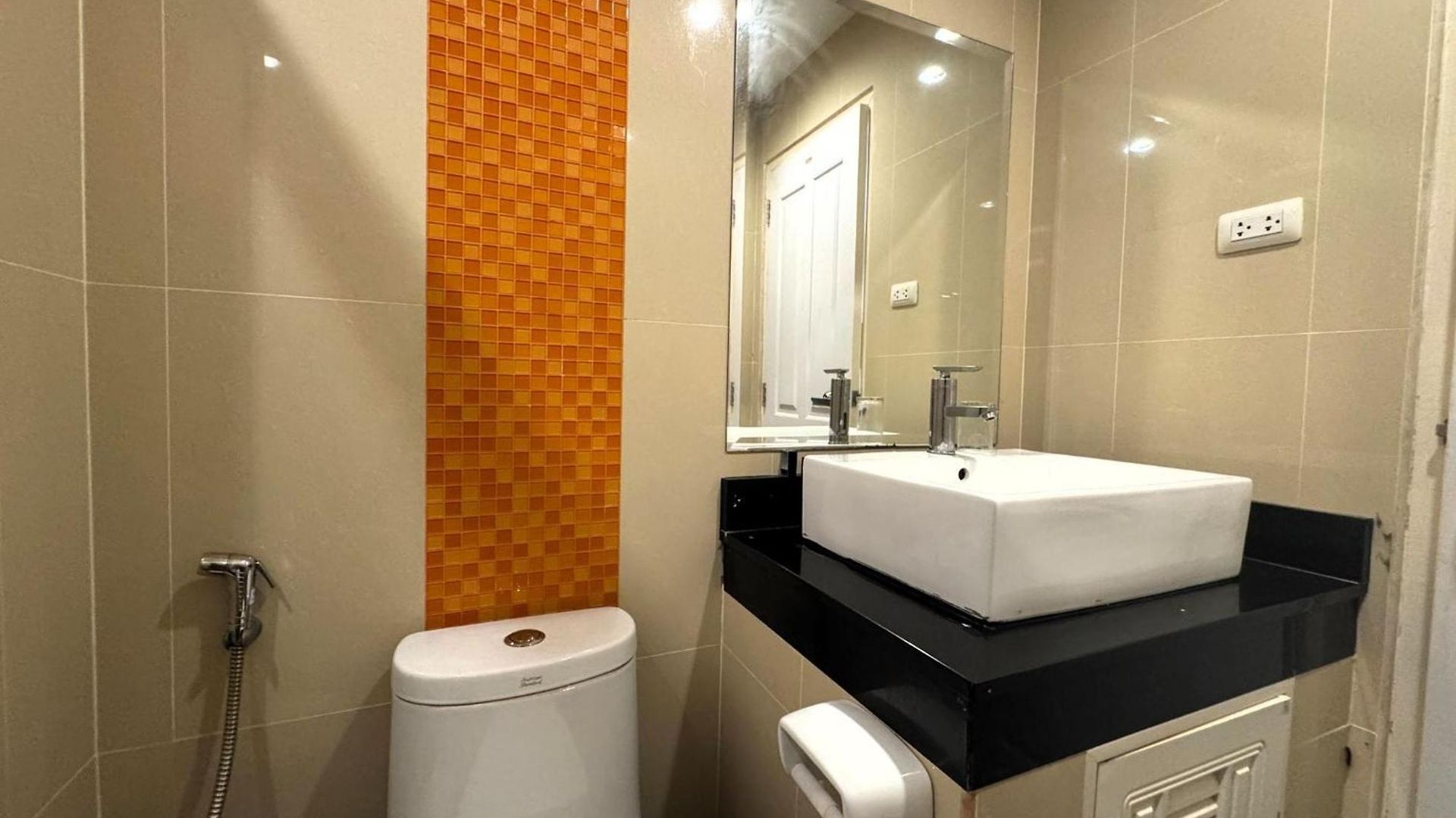 Comfortable Pool-view With Balcony - Pratumnak, อพาร์ทเม้น Pattaya