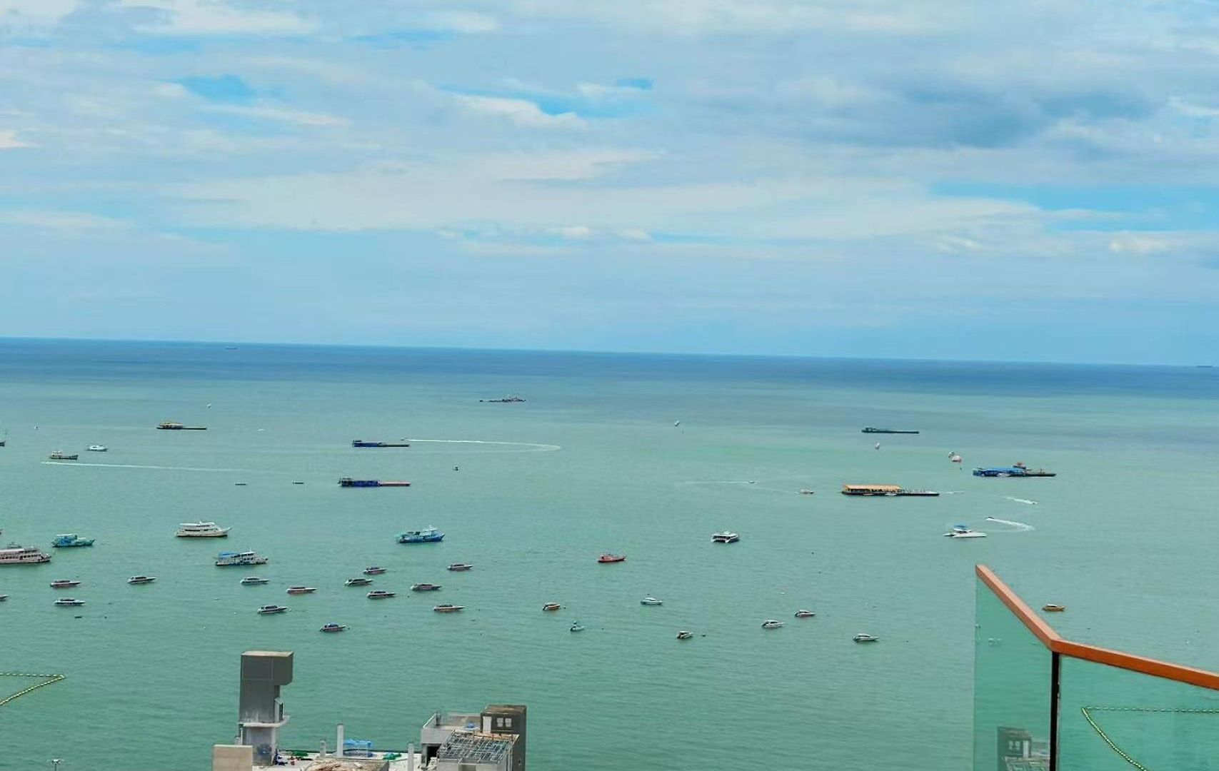 Edge Pattaya中心公寓 无边泳池 地标景观 海景房 อพาร์ทเม้น Pattaya