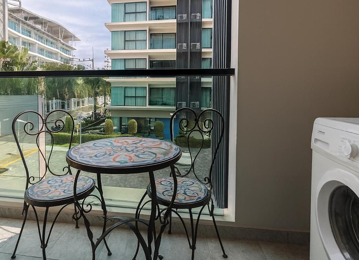 Cozy 2br Rooftop Swimming Pool Pratumnak Apartment Pattaya