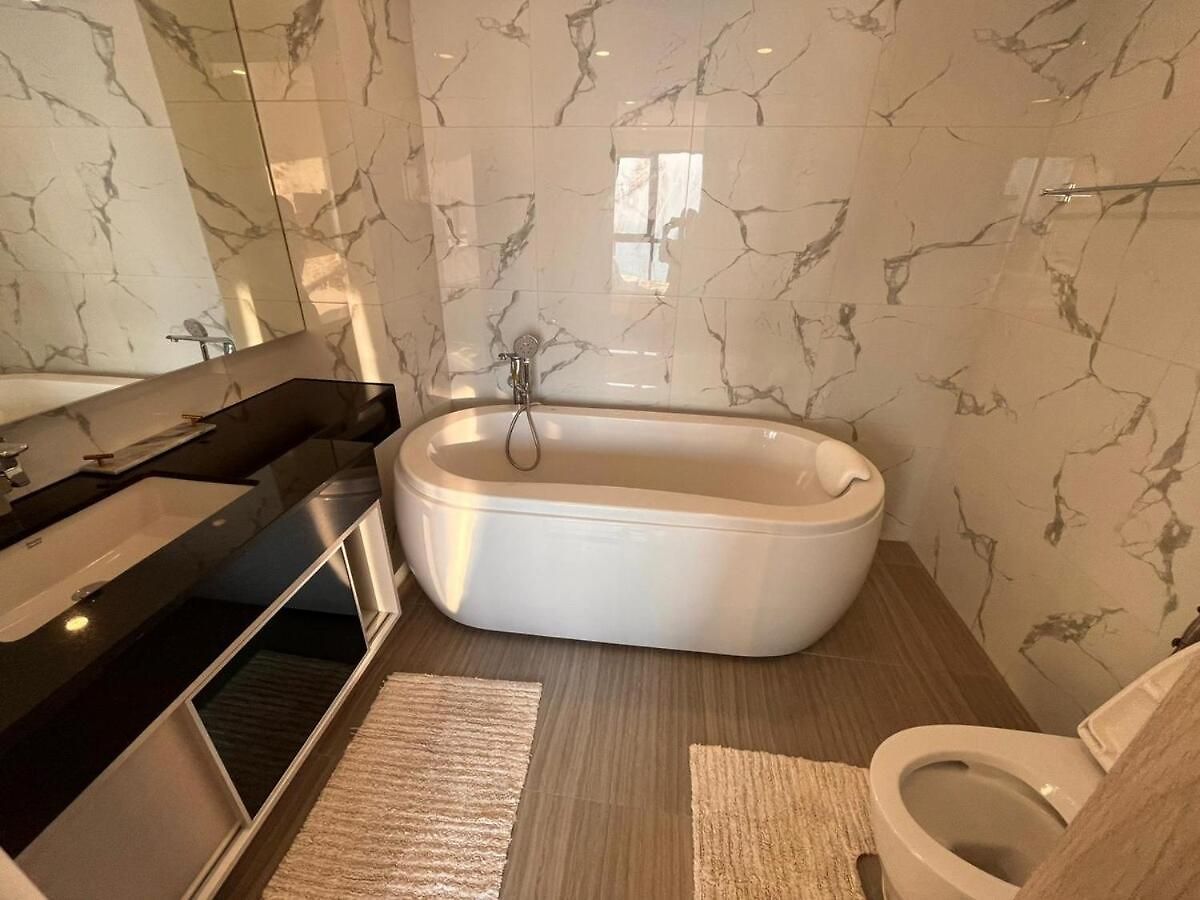 Luxury 2br Sea View Unit I 35th Floor Rare Unit Pattaya