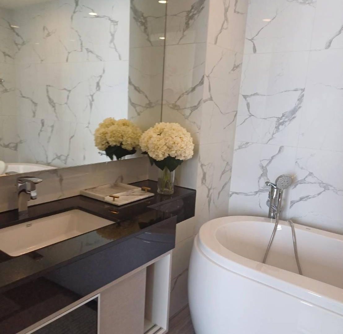 Luxury 2br Sea View Unit I 35th Floor Rare Unit *