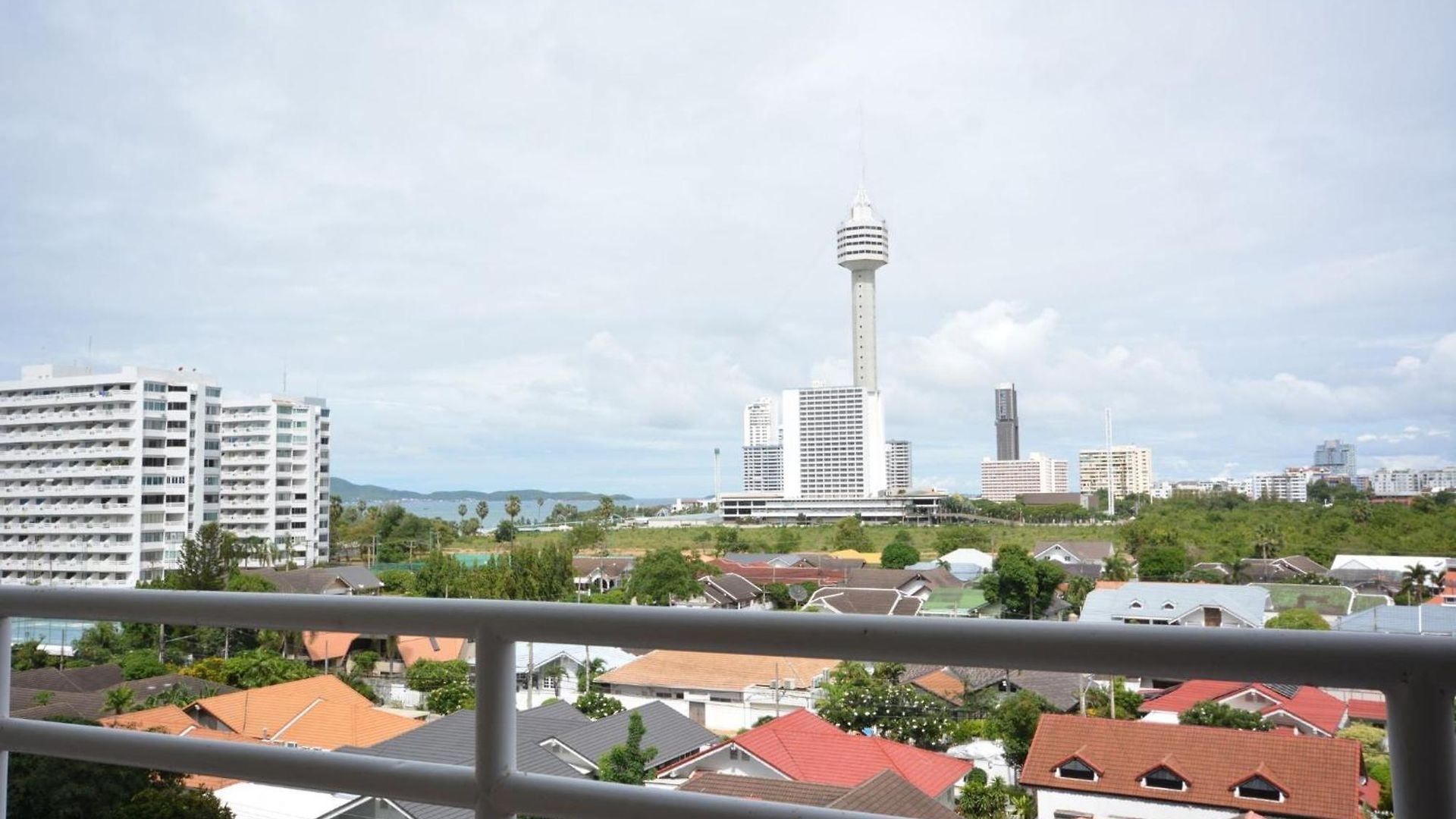 Sea-view With Large Balcony - Bright And Spacious อพาร์ทเม้น *