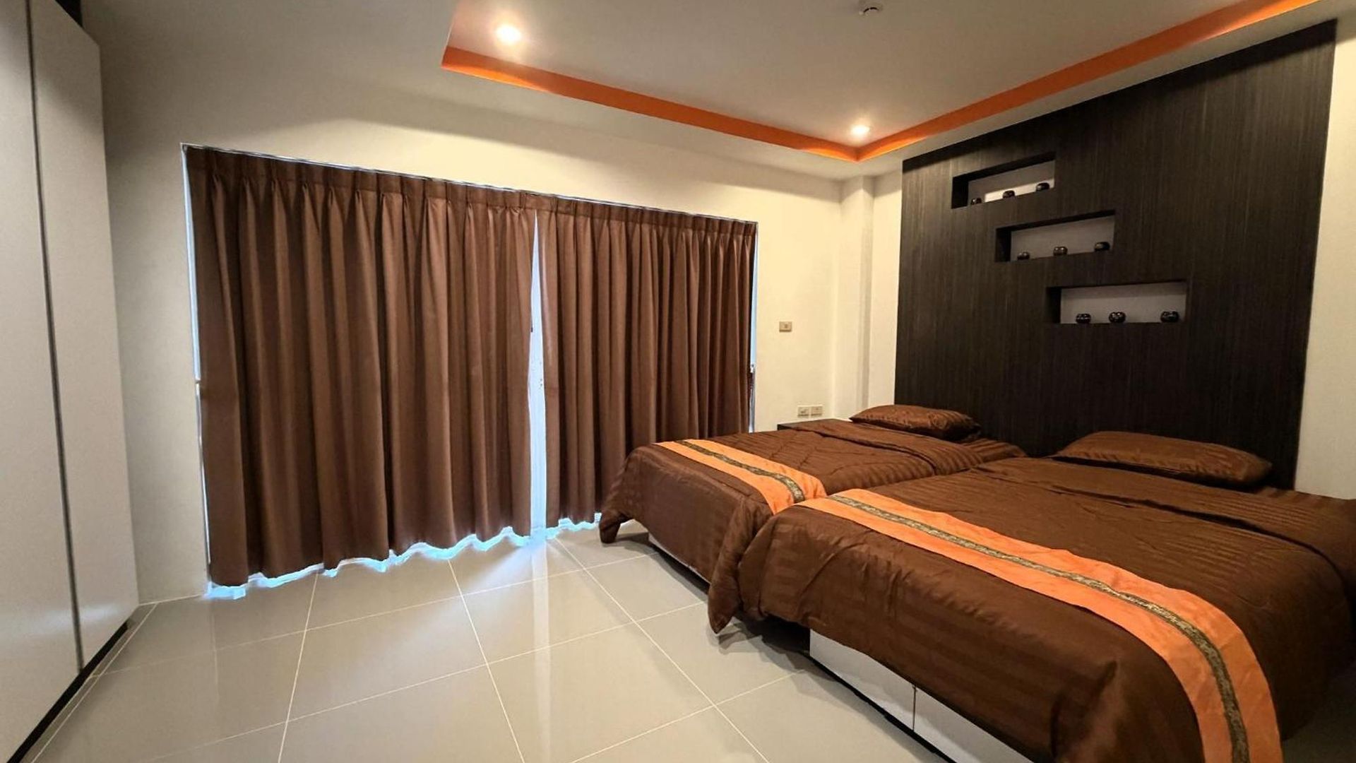 Pool-view With Balcony - Nordic Vip 3, Pratumnak * Pattaya