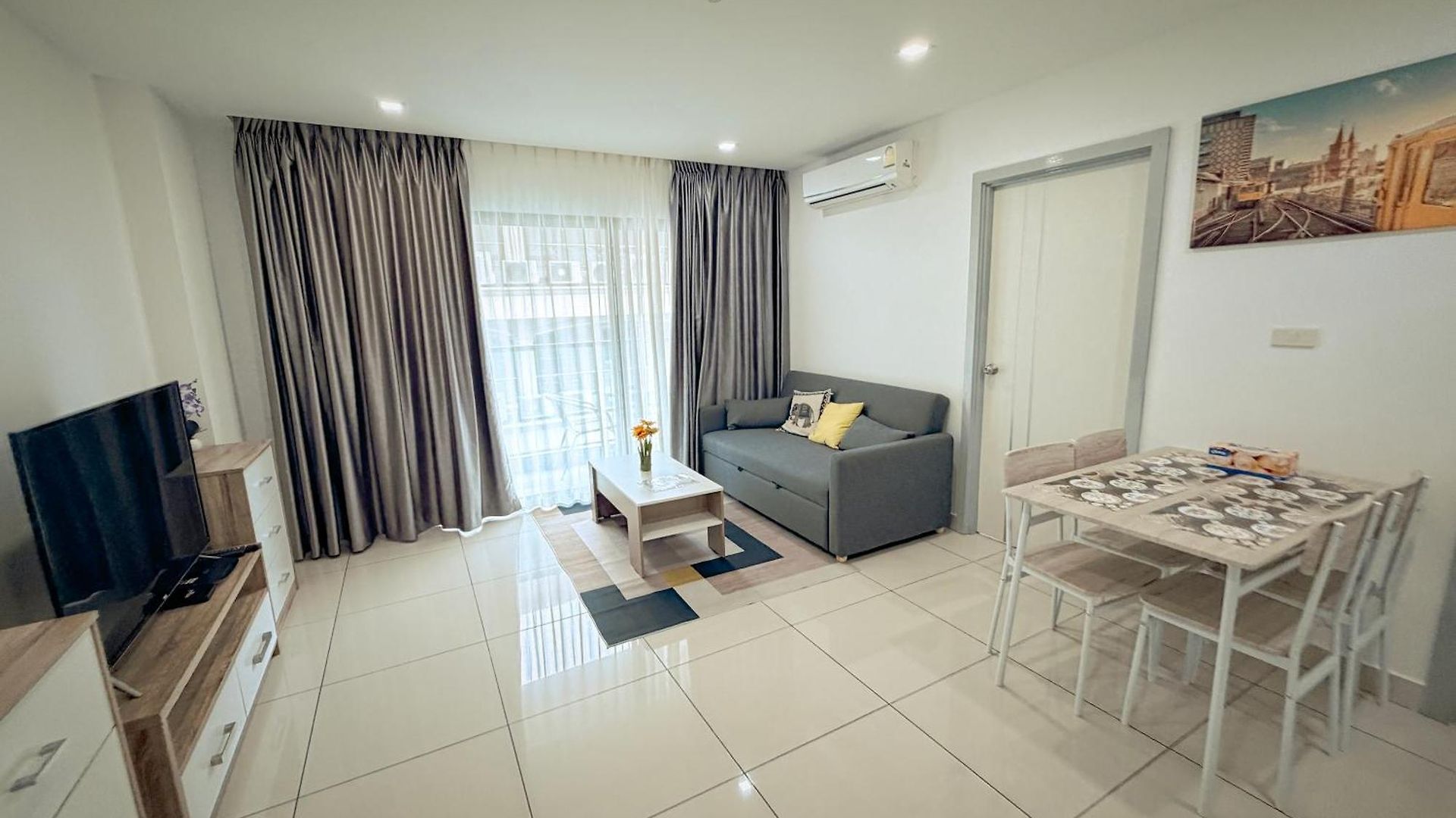 Modern 2br Rooftop Swimming Pool Pratumnak Pattaya