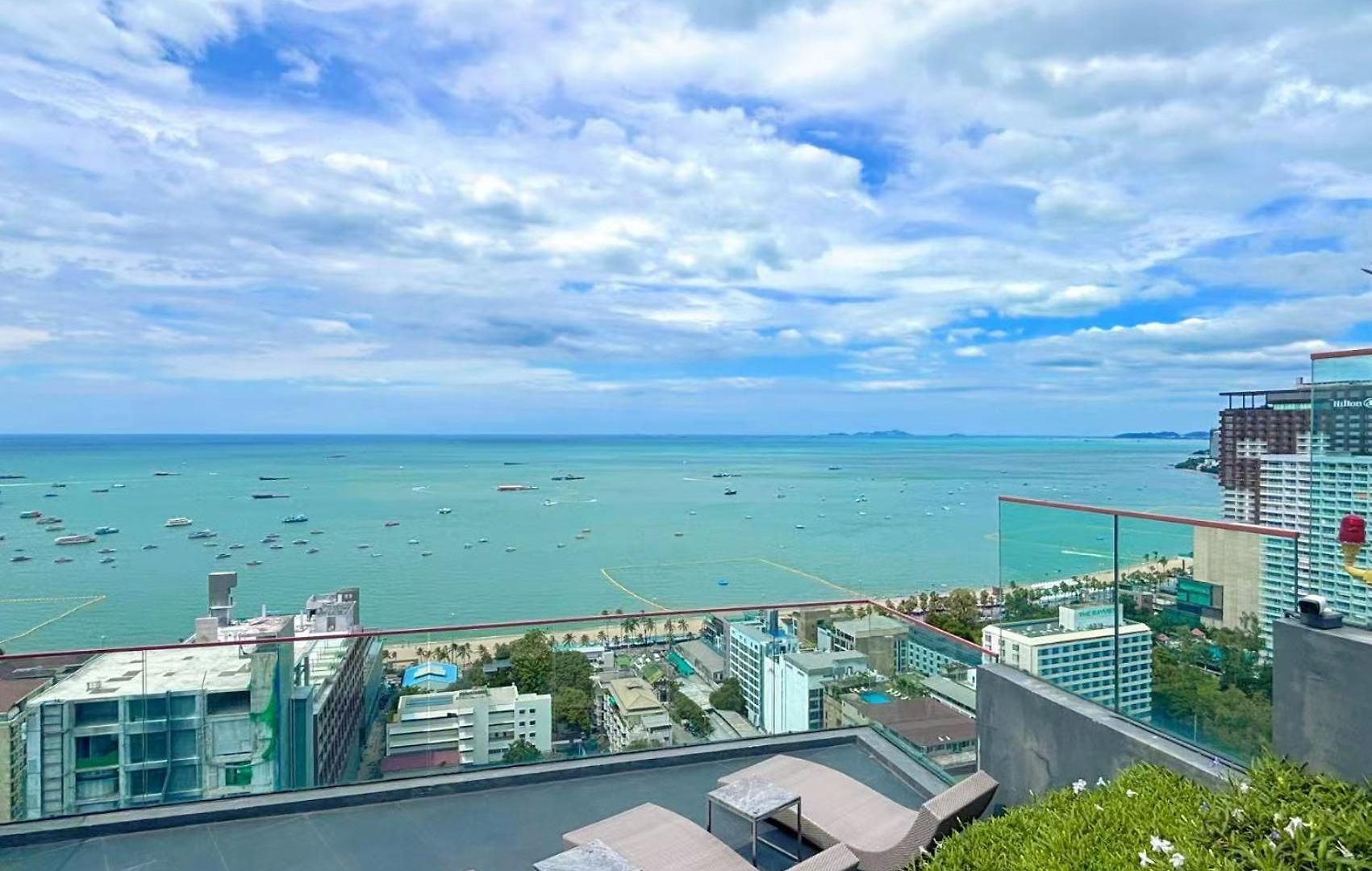 Edge Pattaya中心公寓 无边泳池 地标景观 海景房 * Pattaya