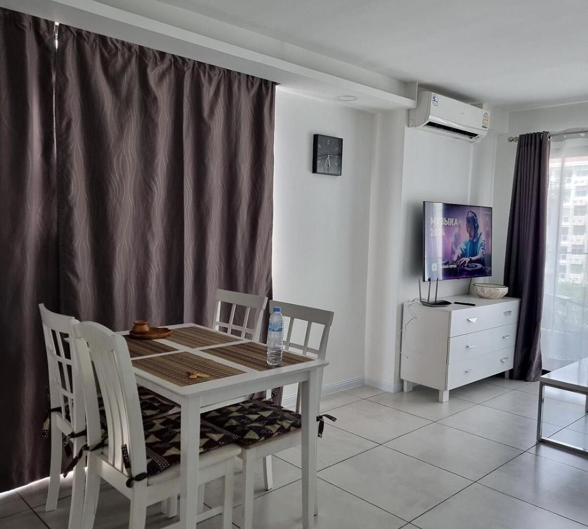 อพาร์ทเม้น Cozy One Bedroom In Pratumnak Pattaya