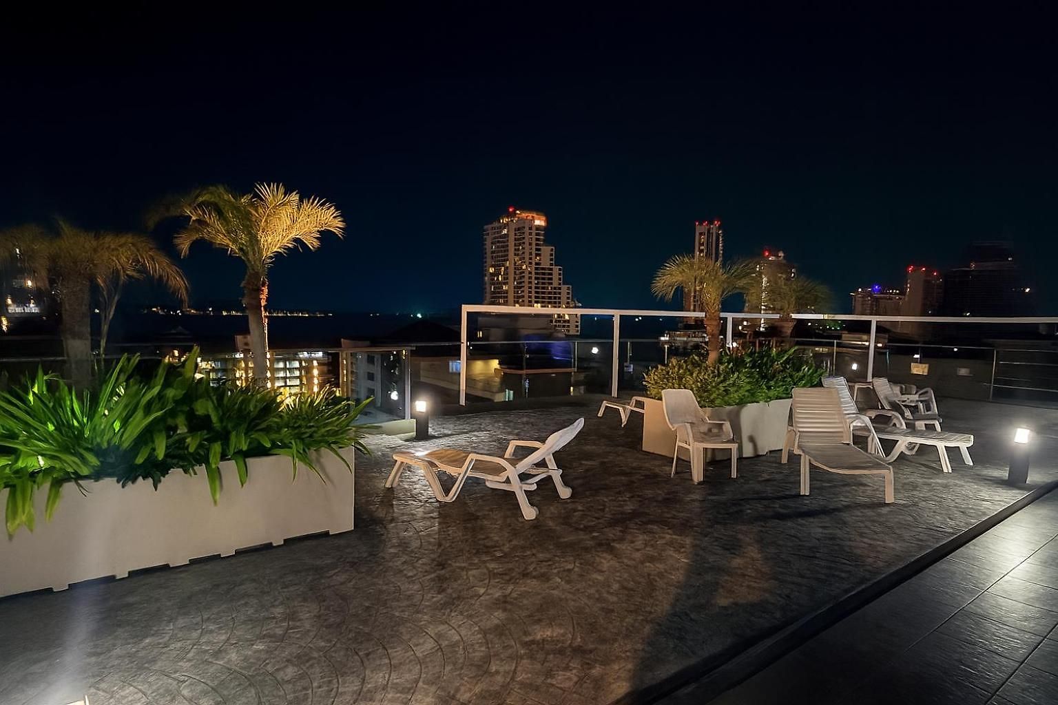 Apartment Cozy 2br Rooftop Swimming Pool Pratumnak *