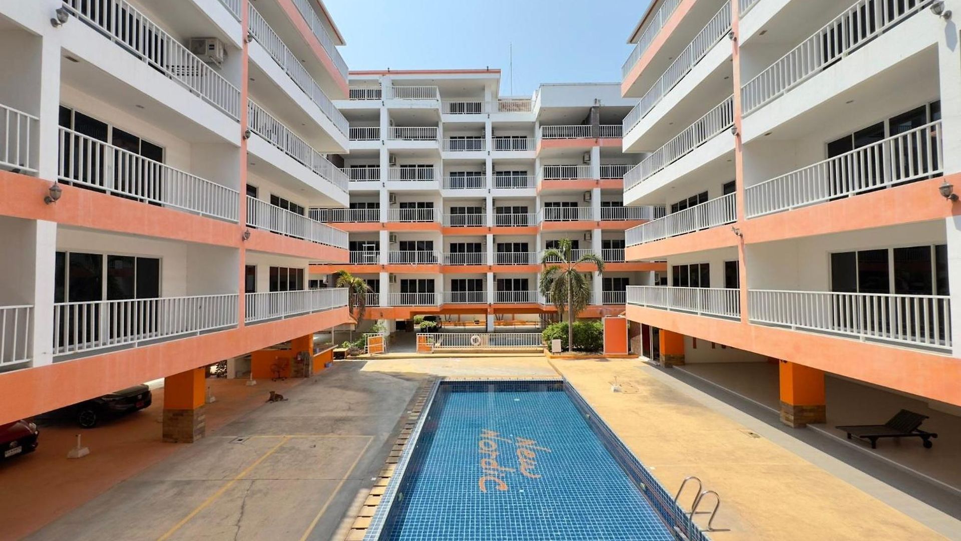 อพาร์ทเม้น Pool-view With Balcony - New Nordic Vip 4, Pratumnak *