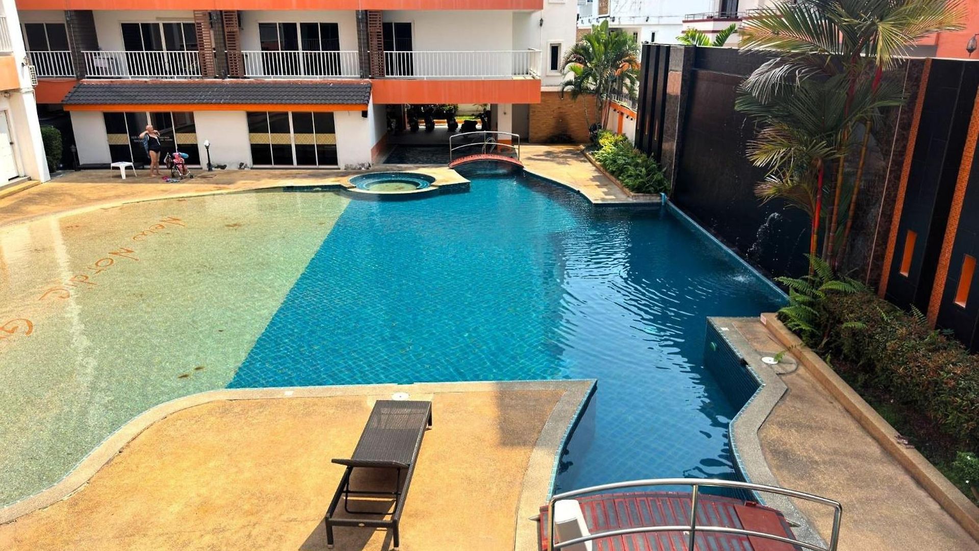 Cozy Pool-view With Balcony - New Nordic Vip 3, Pratumnak Pattaya
