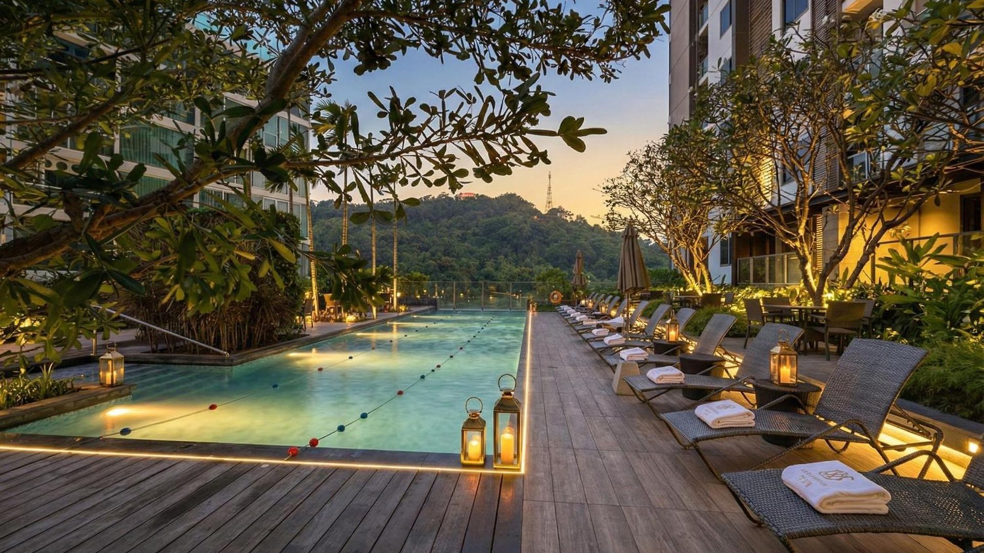 อพาร์ทเม้น Unixx South - Modern Sea View