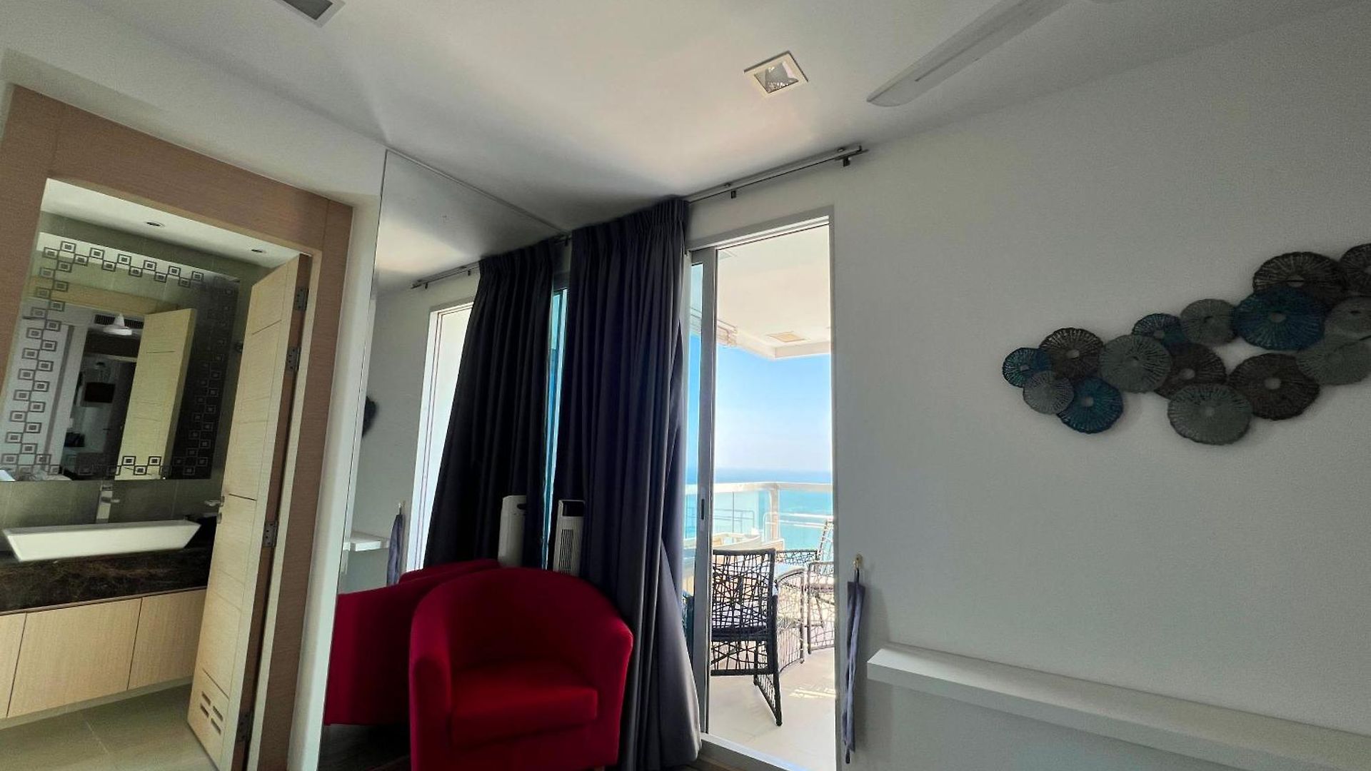 The Palm Wongamat 2br Beachfront 34th Floor Panoramic Sea View อพาร์ทเม้น