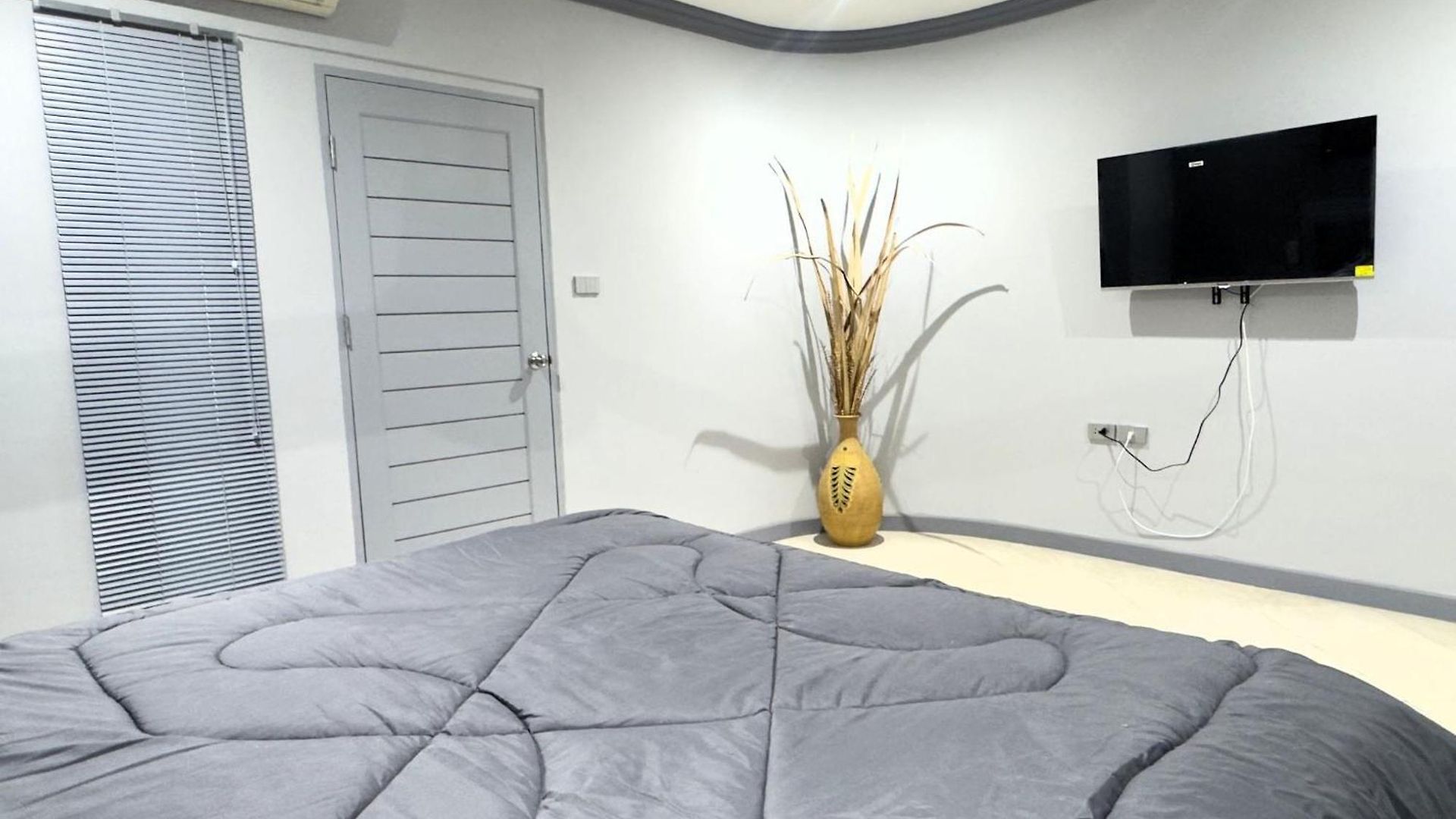 Spacious 2-bedroom Pool-view - Executive 2, Pratumnak *